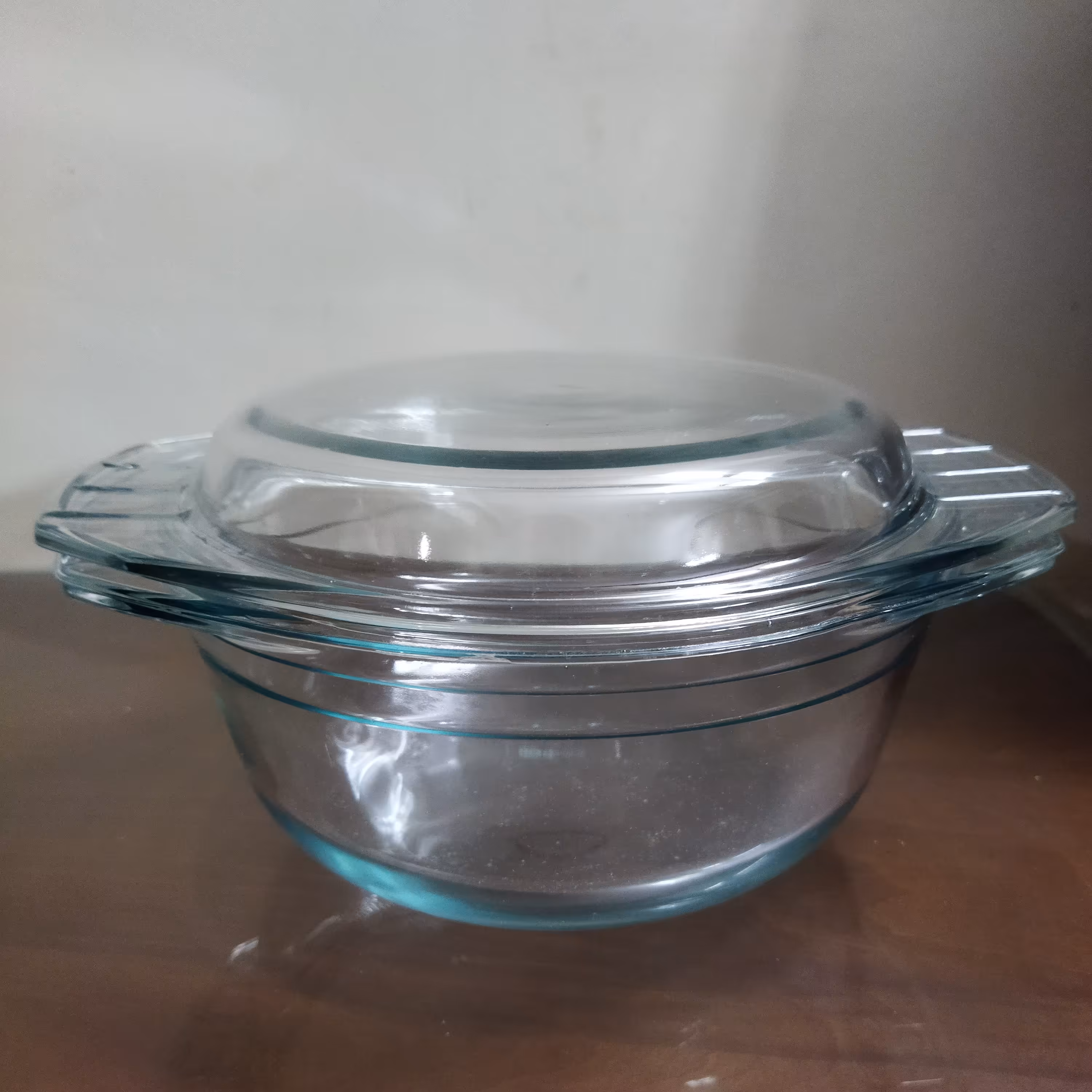 قابلمه پیرکس (یه ذره لب پره) 