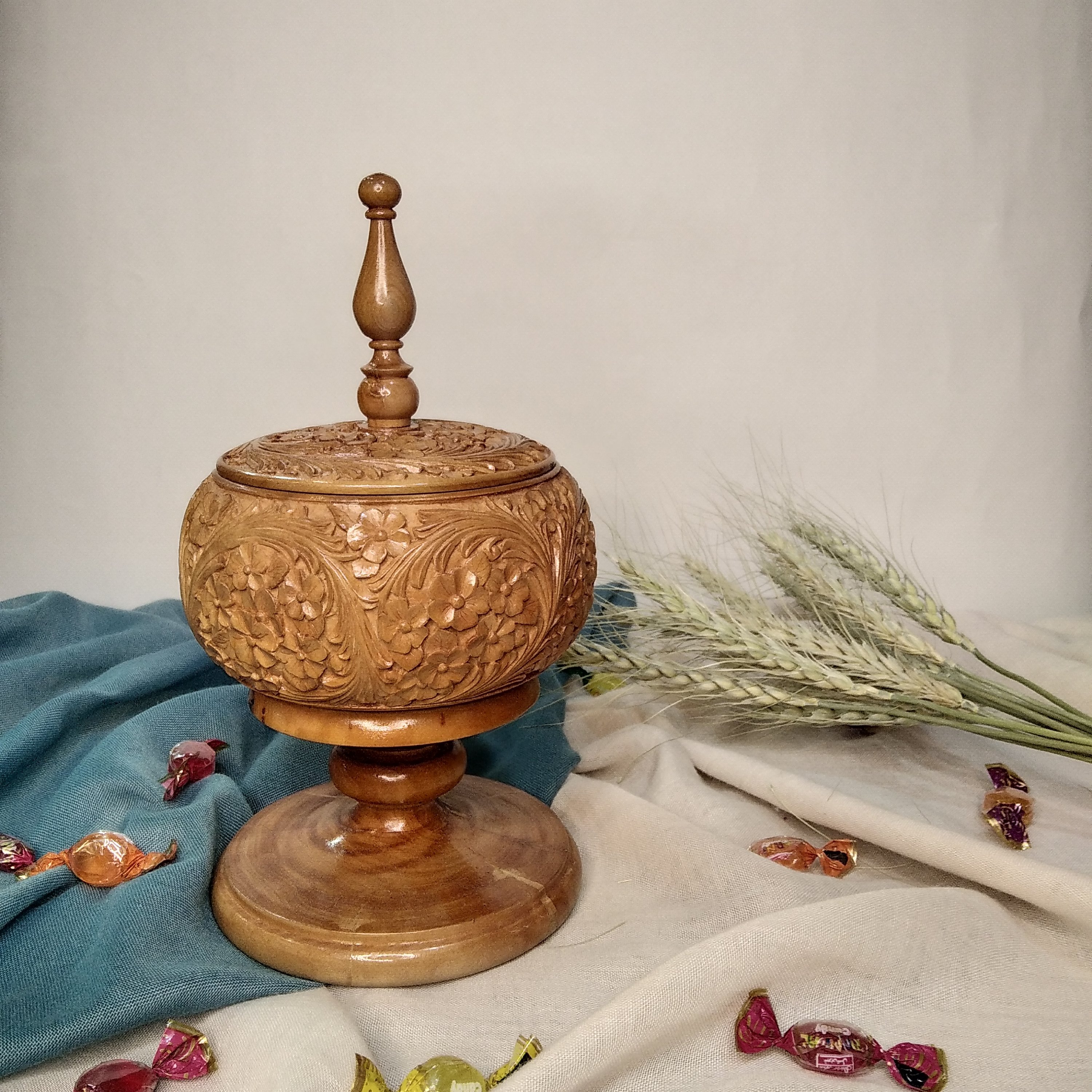 شکلات خوری پایه دار منبت کاری