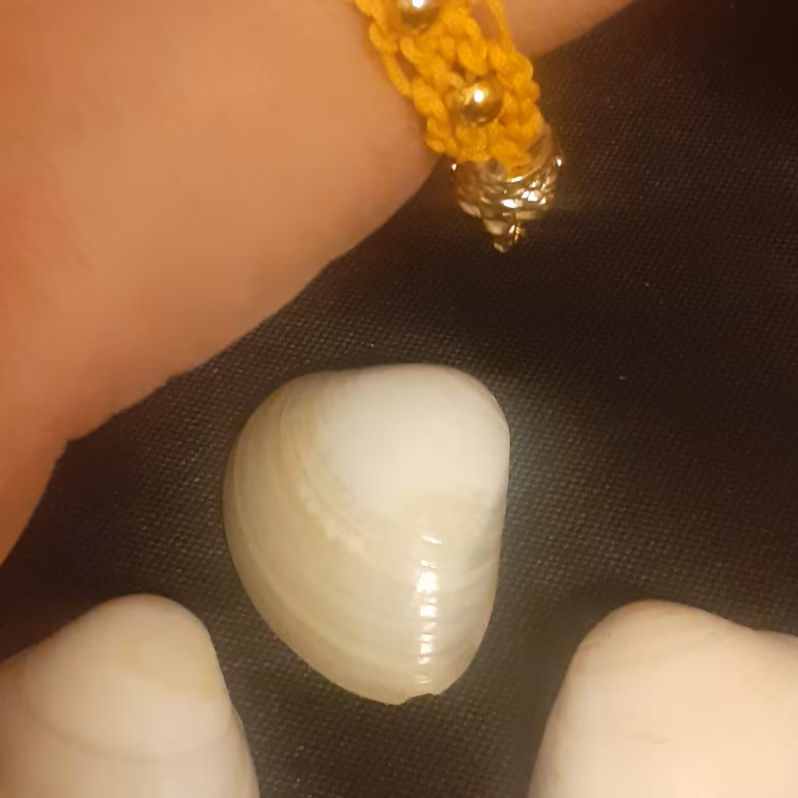 دستبند مکرومه بانخ موم زده ومهره طرح لوزی