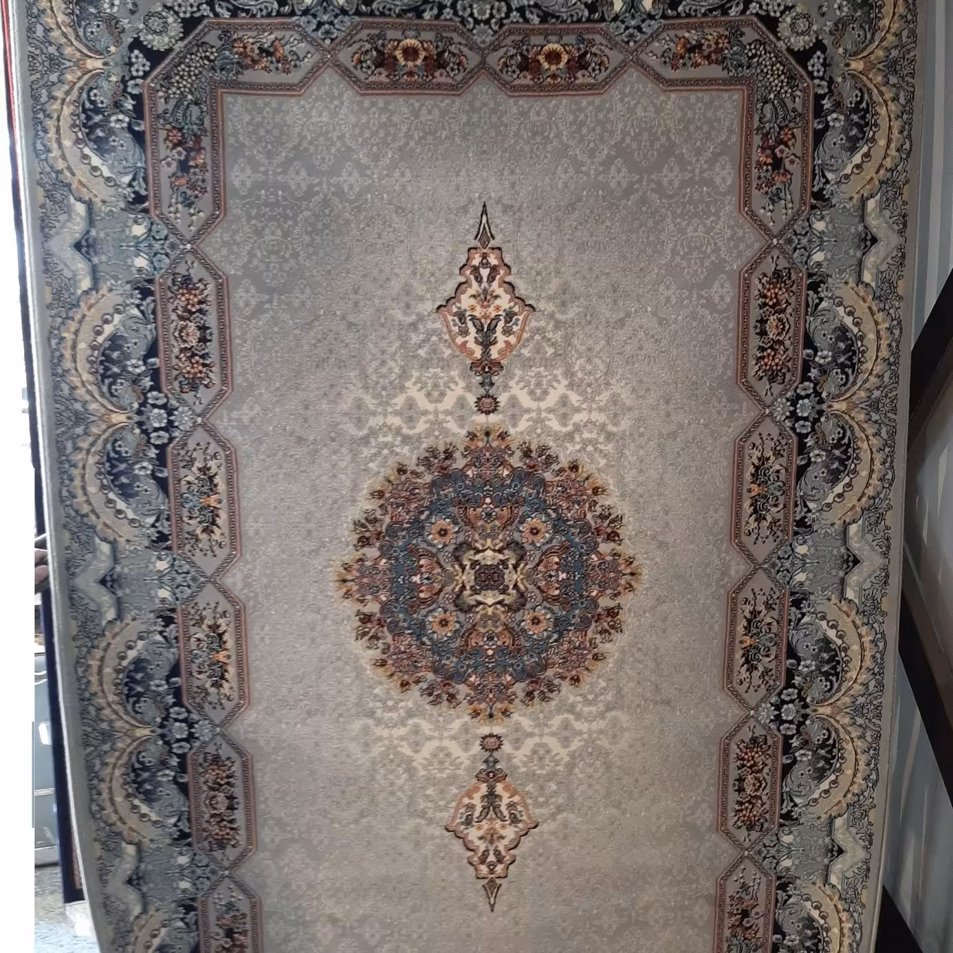 قالیچه فرش مشهد ابعاد 1.5 متر در 2.25 متر  (تراکم 2550  ، شانه 700)