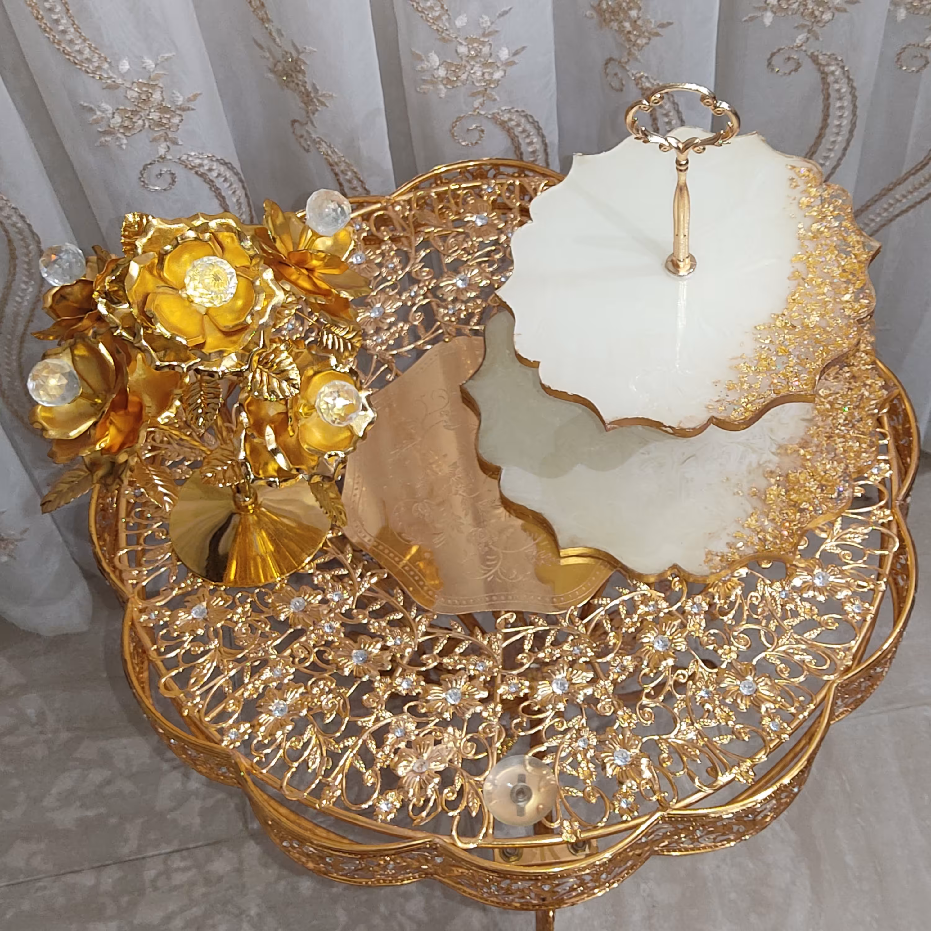 شیرینی خوری دو طبقه رزین قطر 25 و 20 ورق طلا