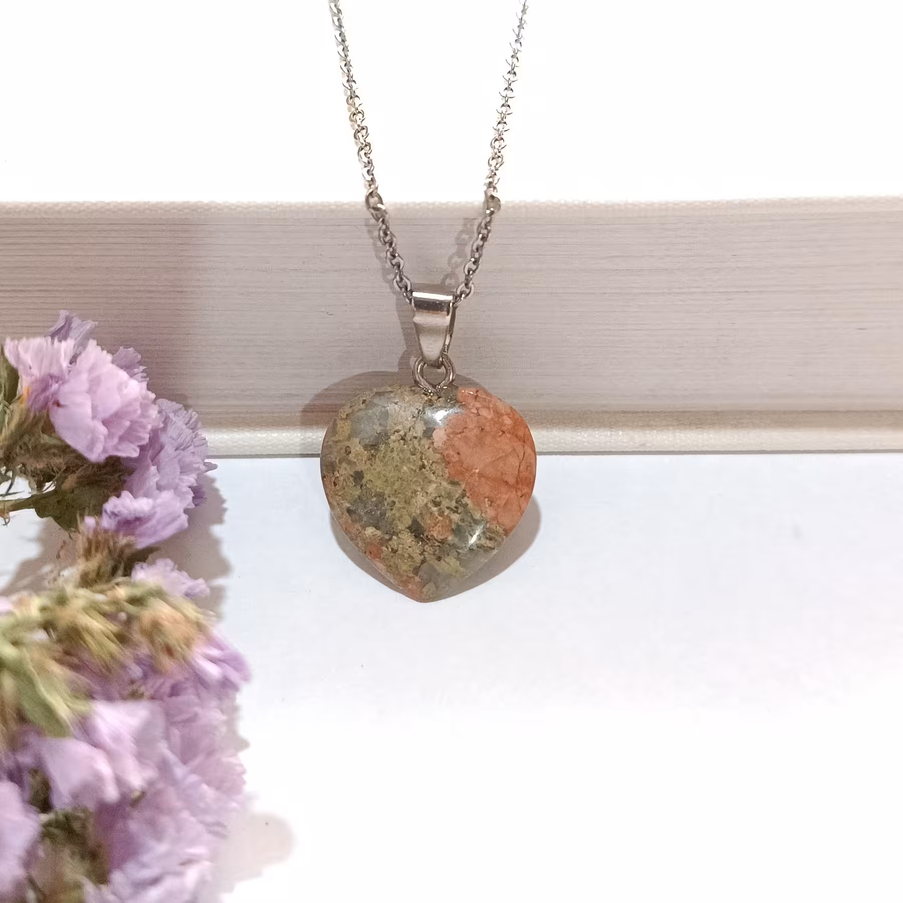 گردنبند سنگ اوناکیت اصل کد 015 با کیفیت درجه یک به همراه زنجیر استیل