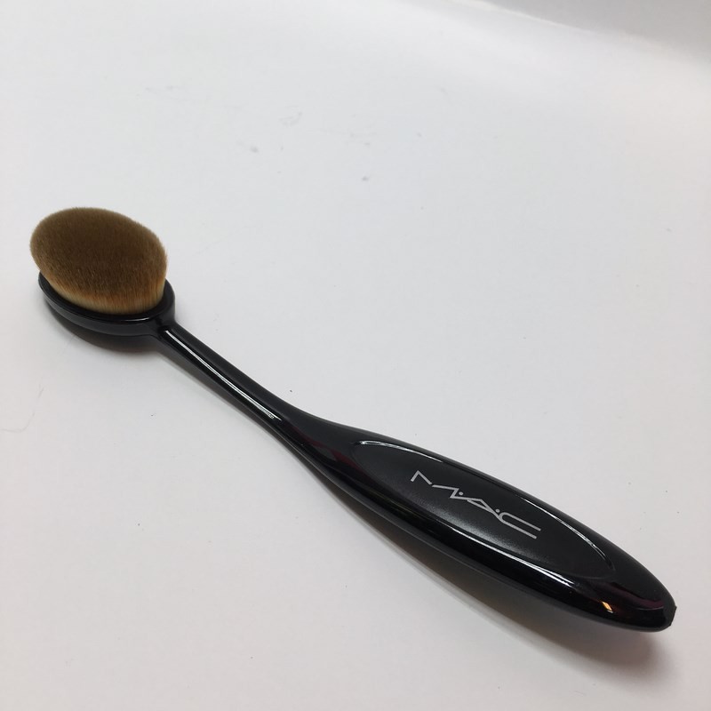 برس حرفه ای آرایش و گریم مک سایز 2 - MAC