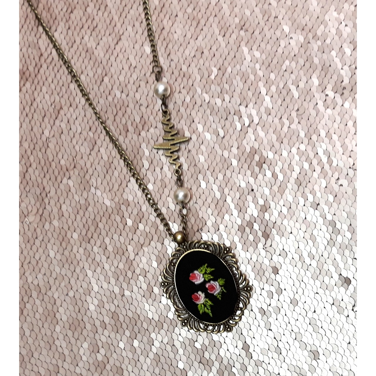 گردنبند گلدوزی مدل M-005