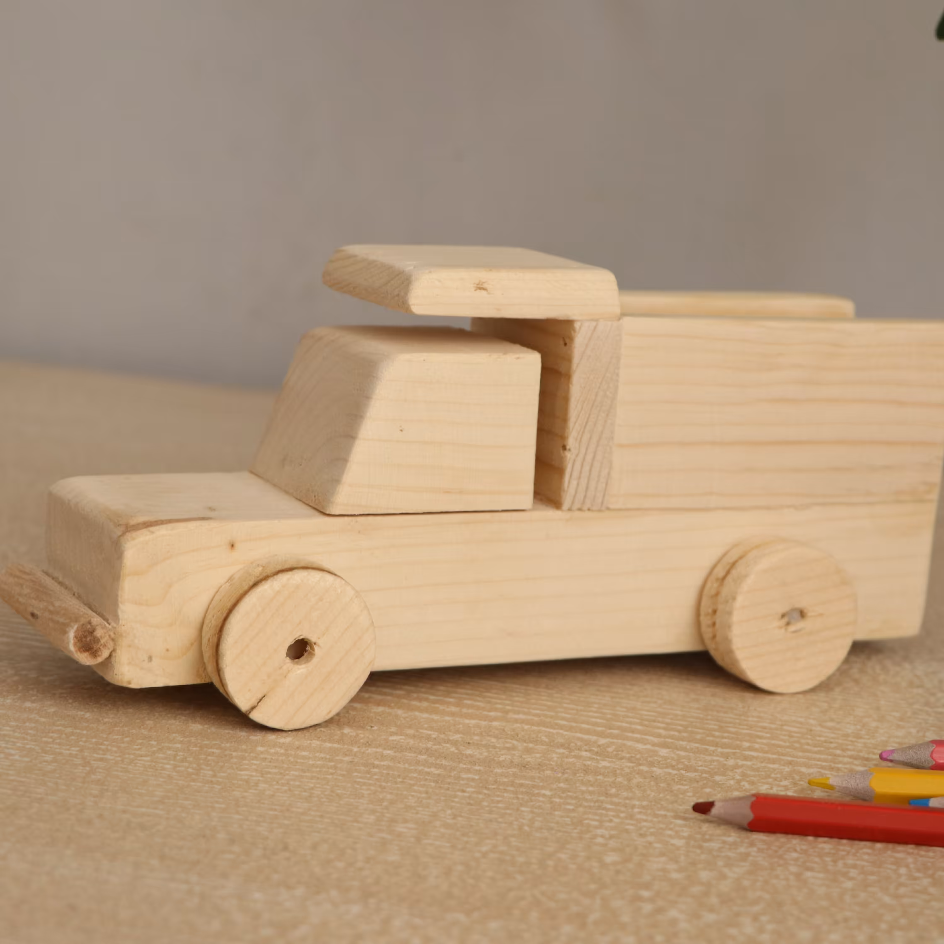 ماشین چوبی اسباب بازی .دکوری جنس عالی ارسال  به سراسر کشور 