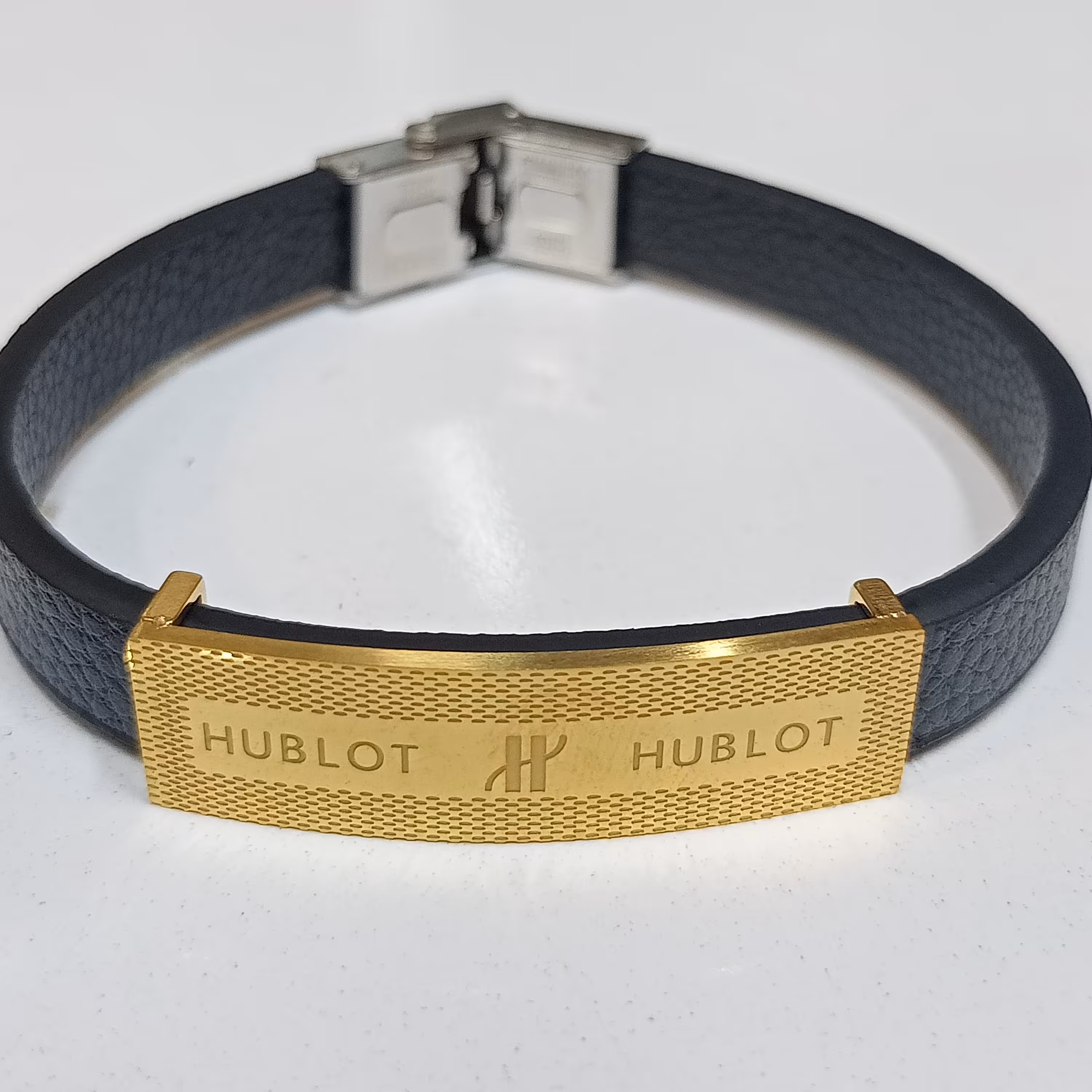 دست بند چرمی اسپرت 