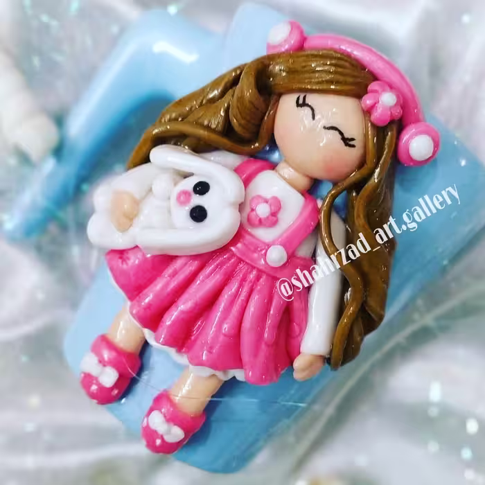 ماگ عروسکی دختر هدصورتی 