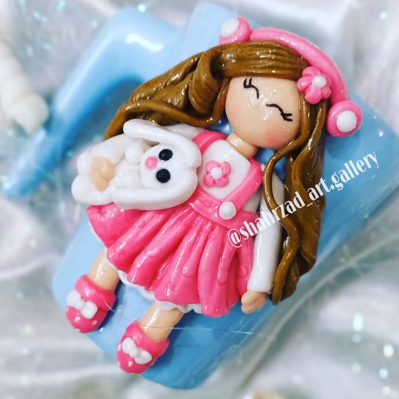 ماگ عروسکی دختر هدصورتی 