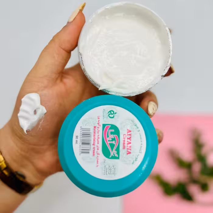 مرطوب کننده دست و صورت آیانا