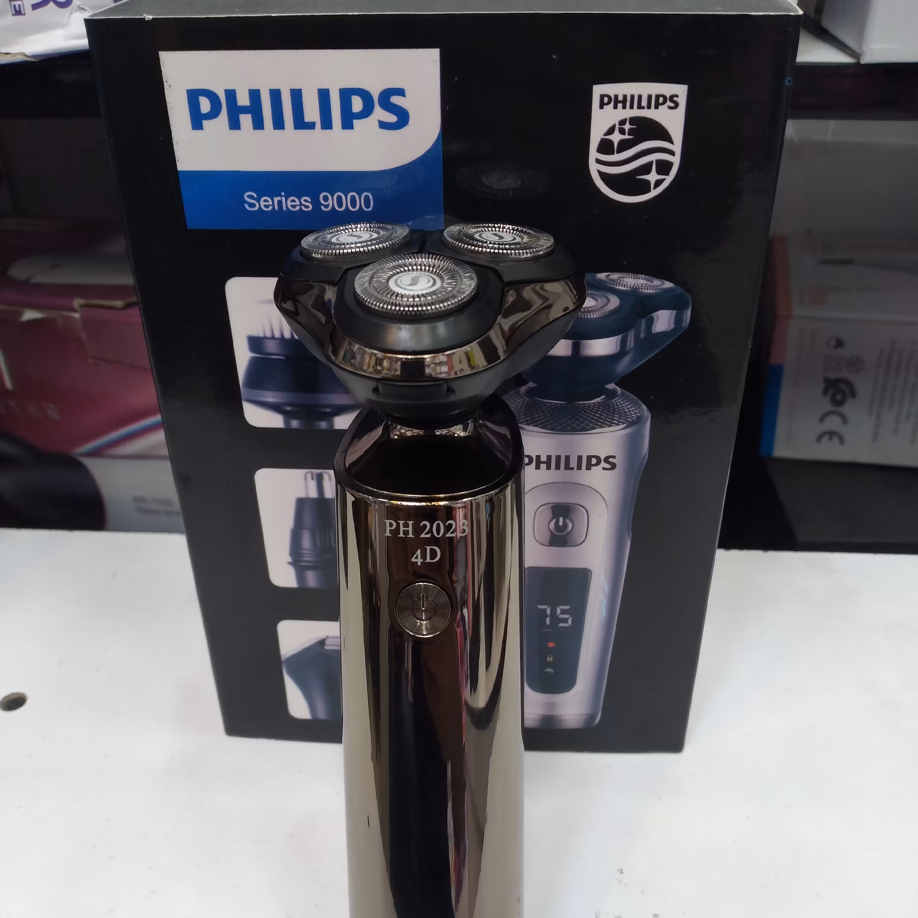 ریش تراش سه تیغ 9000فیلیپس