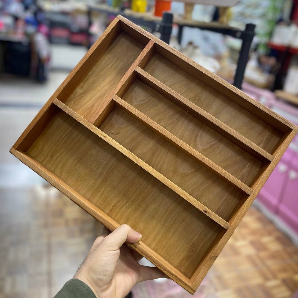 جا قاشقی داخل کابینتی چوبی