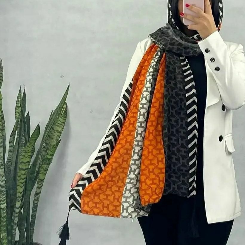 شال منگوله دارنخی