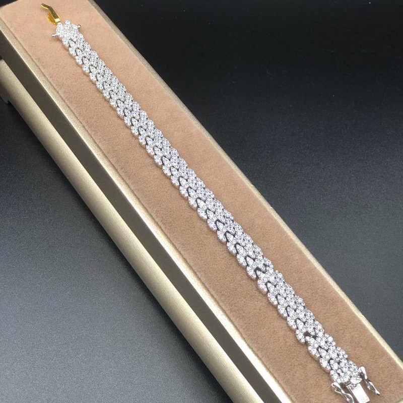 دستبند نقره جواهری عیار 925 ظریف مشابه طلا وزن 235 گرم نگین های میکرو بدون ریزش کد 380 فروش با ارائه فاکتور معتبر