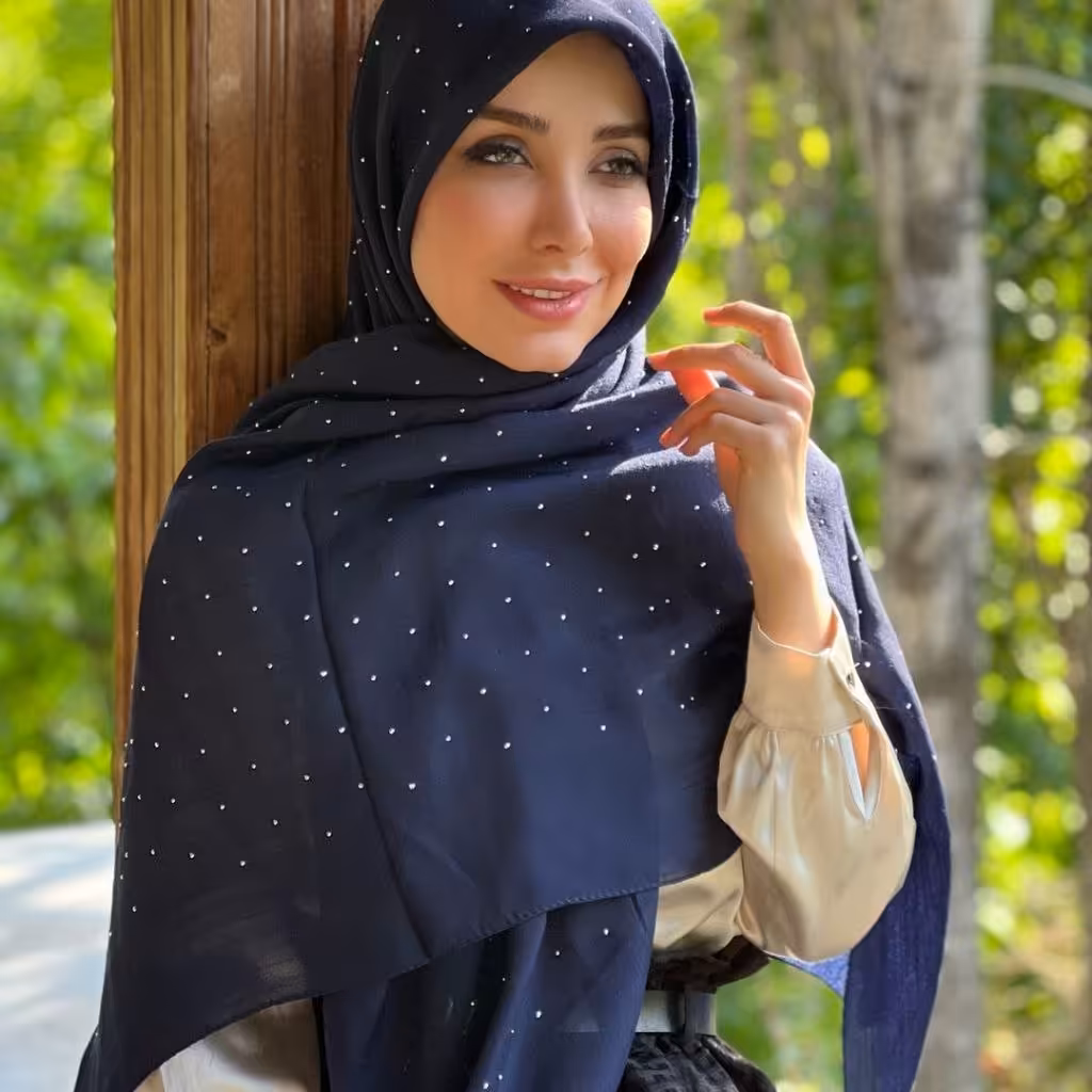 روسری نگین دار شیک در رنگبندی
