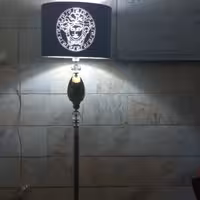 آباژور کنار سالنی مدل ورساچه محصول لوسکلاسیک آیلین ((پس کرایه)) 