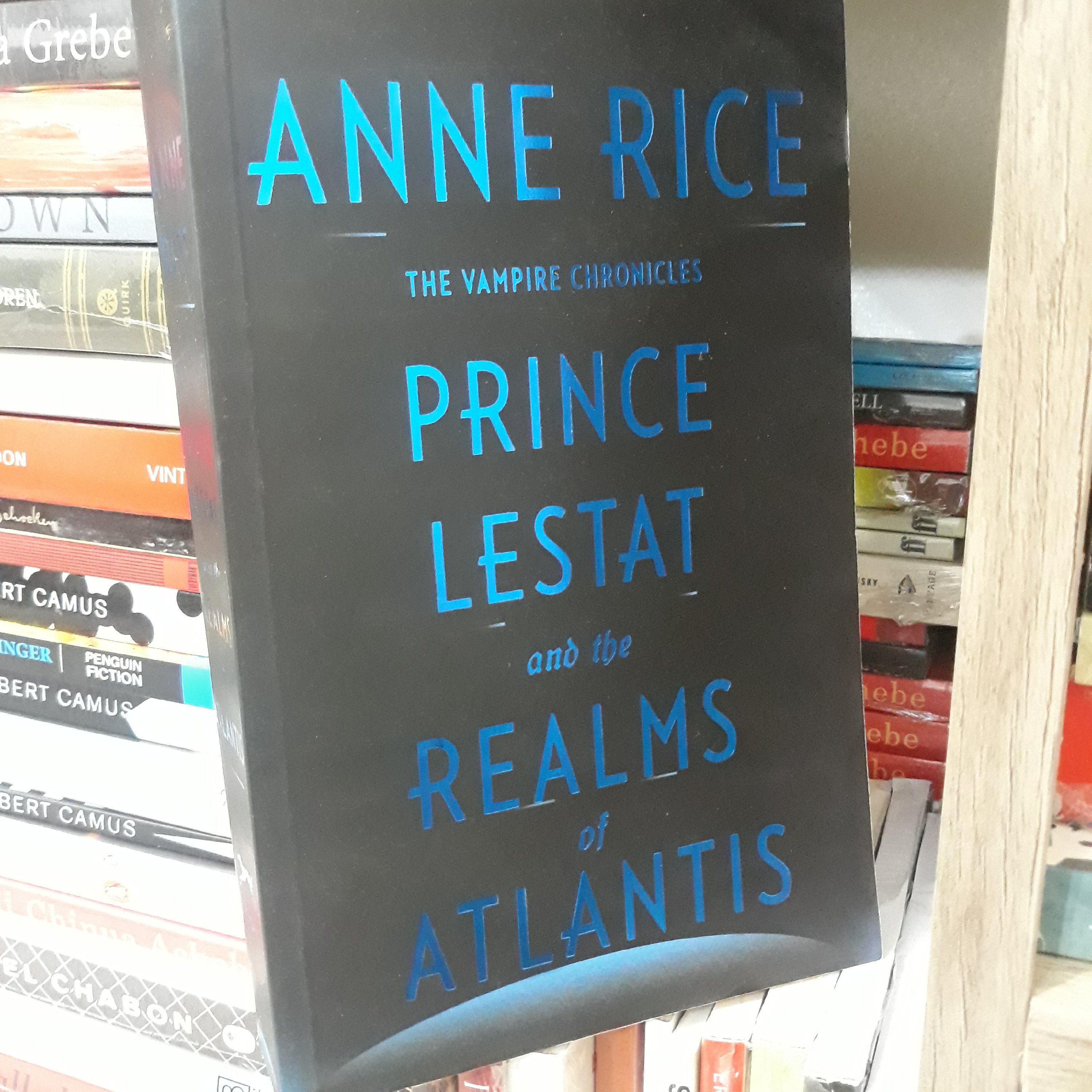 کتاب زبان اصلی Prince Lestat and the Realms of Atlantis (شاهزاده لستات و دنیای آتلانتیس)
