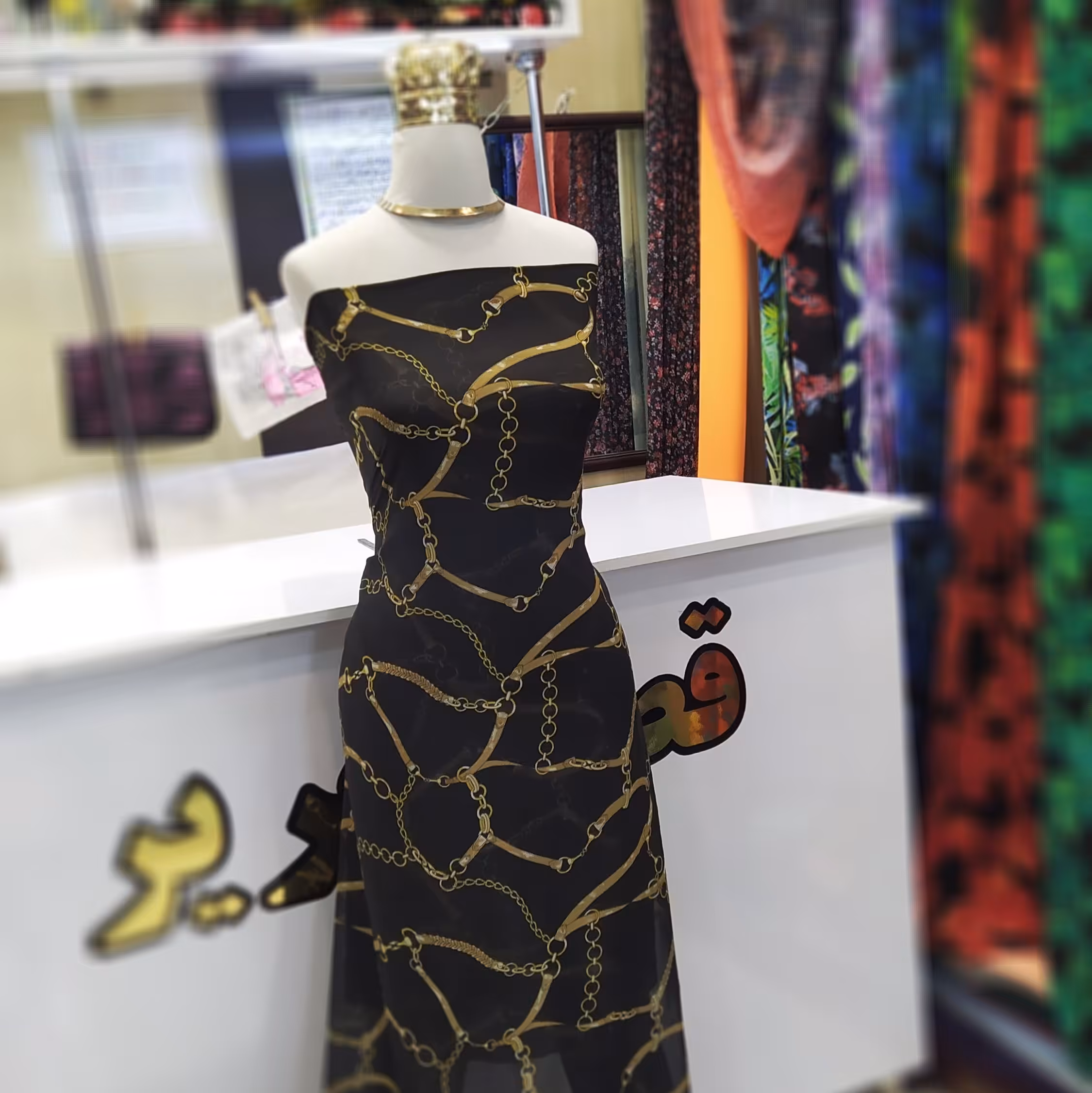 پارچه حریرابریشم زنجیری عرض150سانت رنگ زمینه مشکی