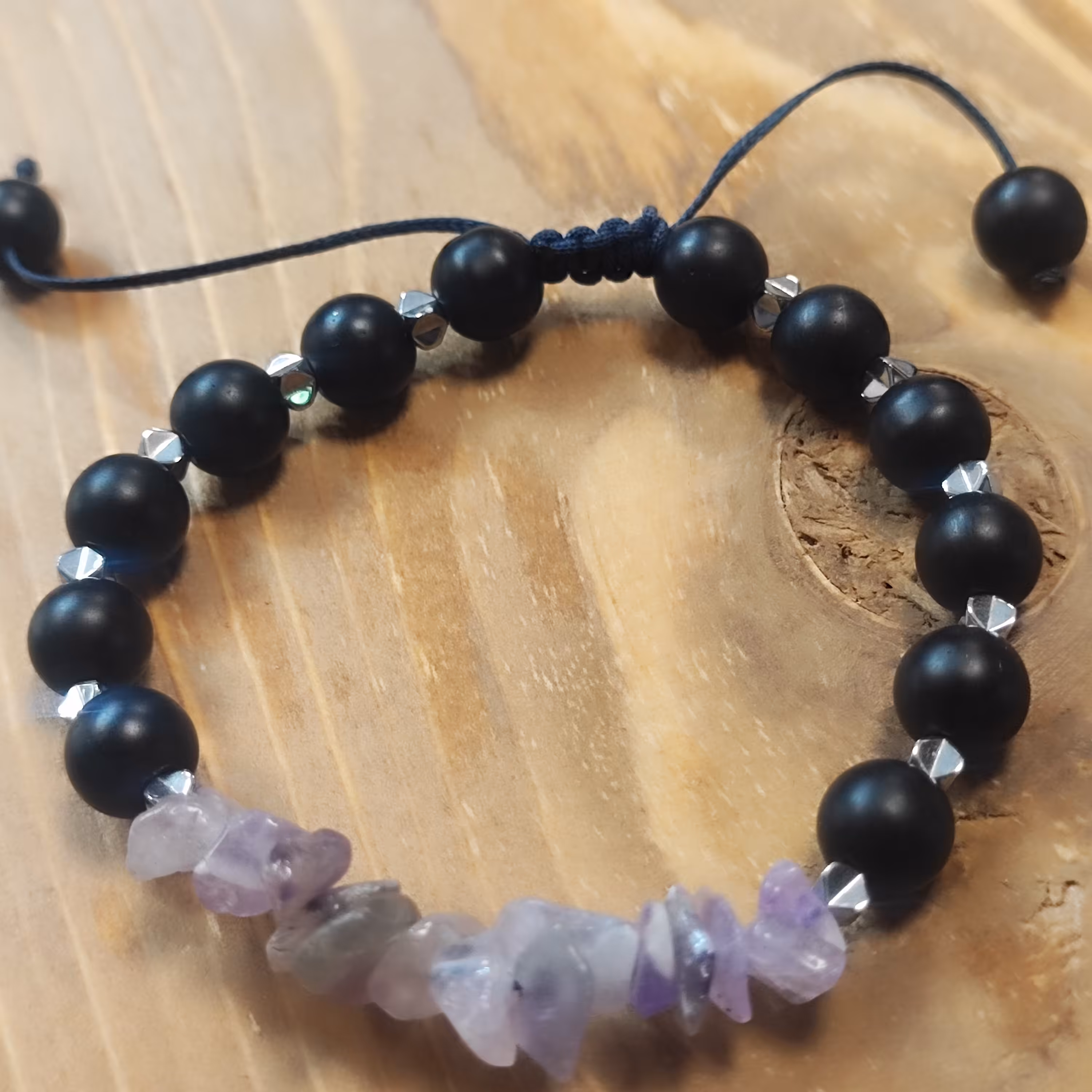 دستبند سنگ آمیتیست و انیکس سیاه 