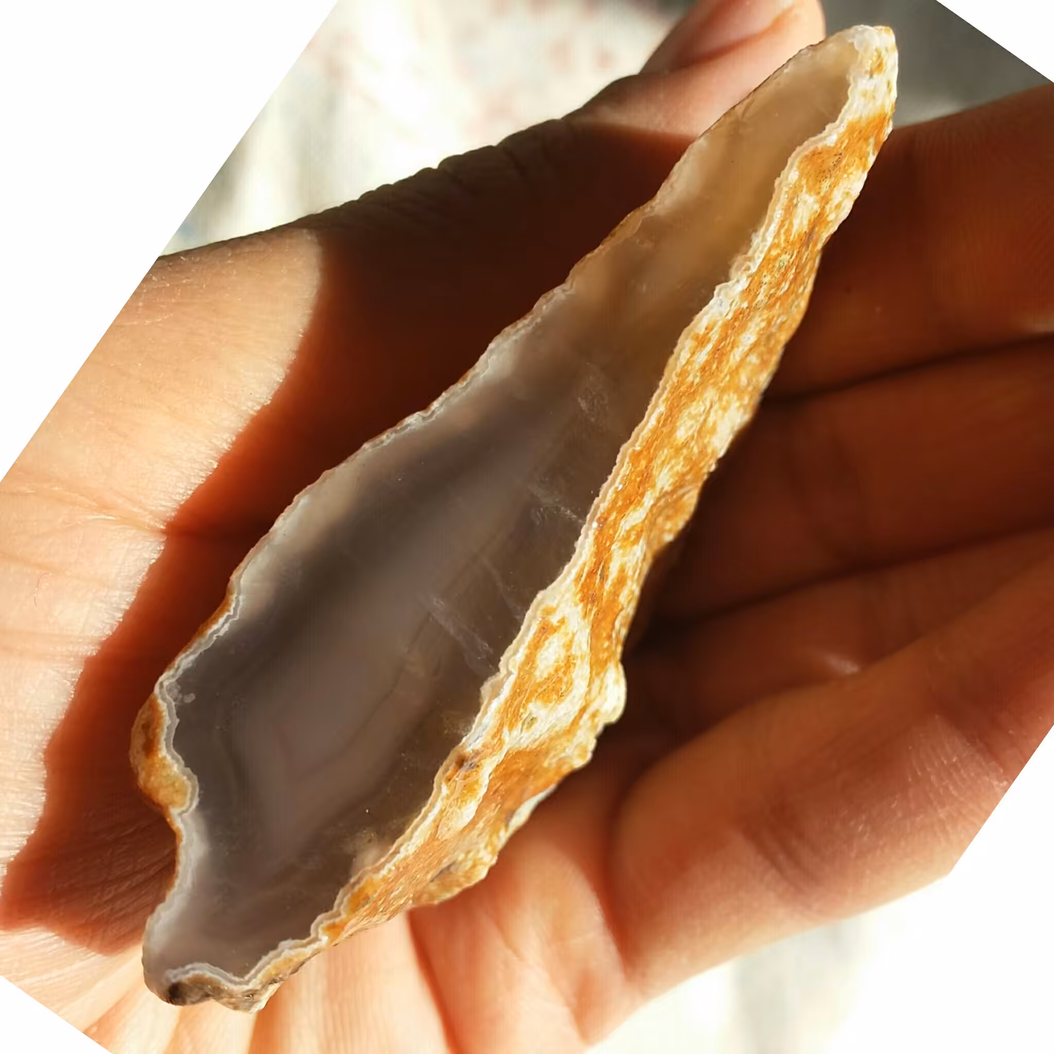 سنگ راف عقیق سلیمانی 3بعدی دودی محشر شاهکار خلقت دیدنییییی کاملا طبیعی
با قابلیت ساخت چند نگین فوق العاده
کد 8573