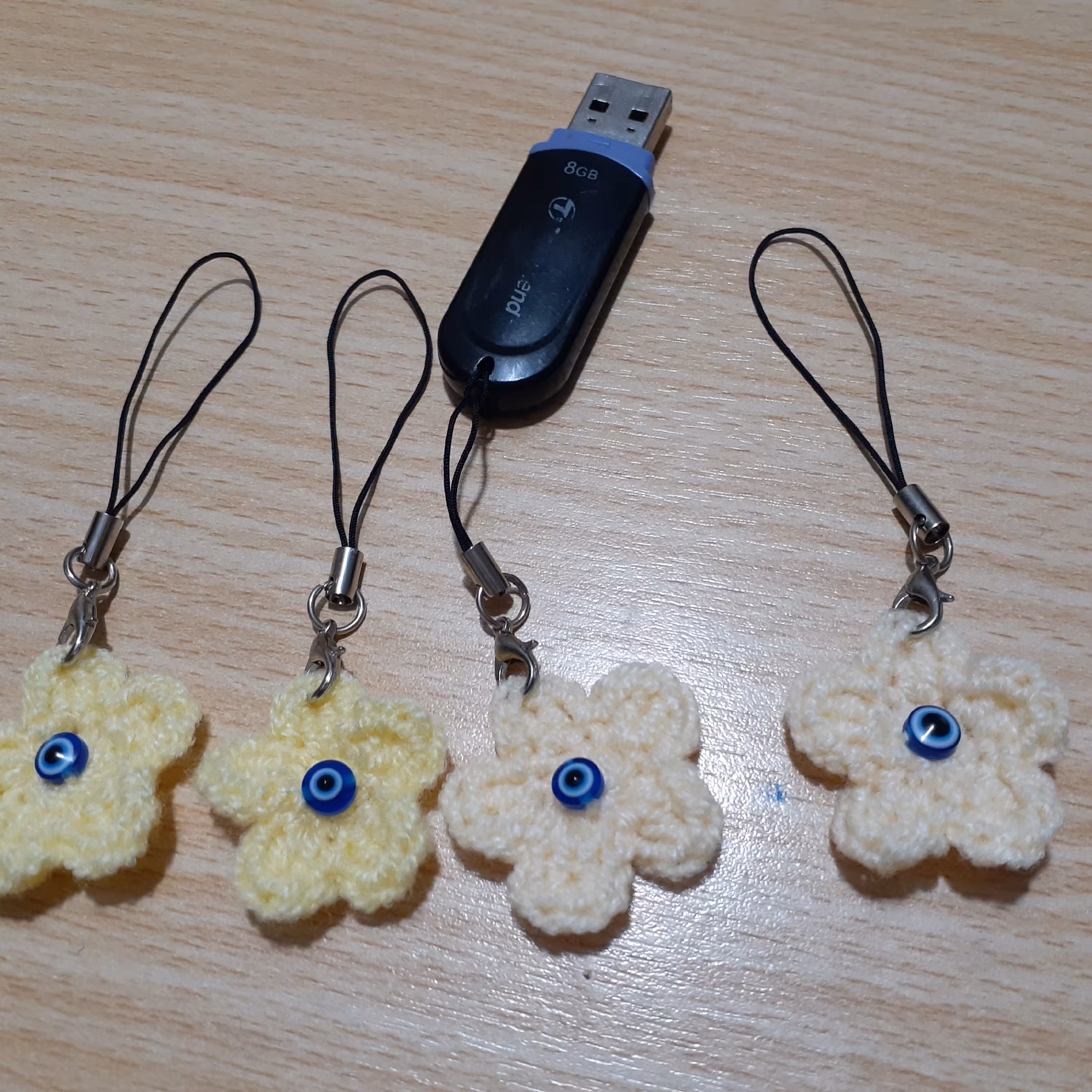 آویز  گل کوچولو 