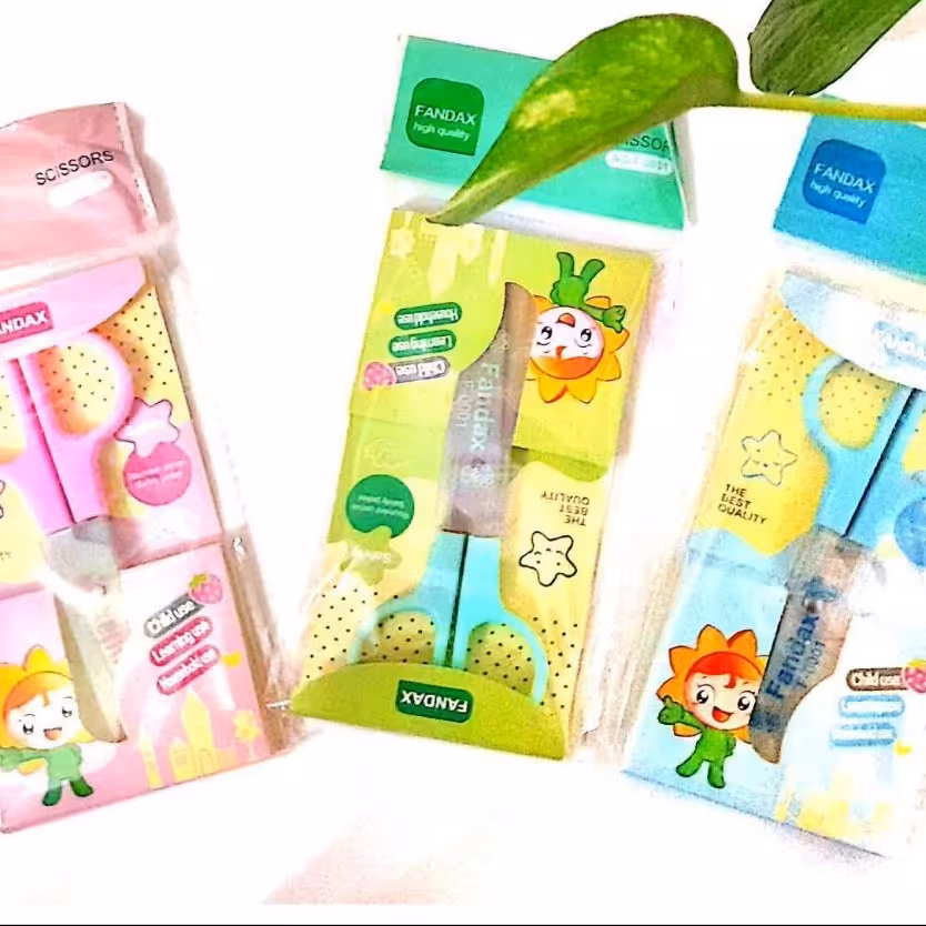 قیچی غلاف دار