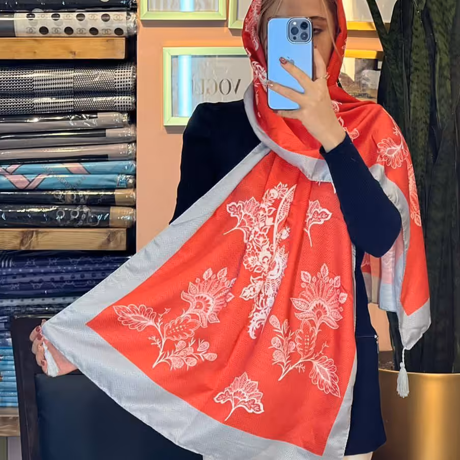 شال نخی قرمز  حاشیه دار