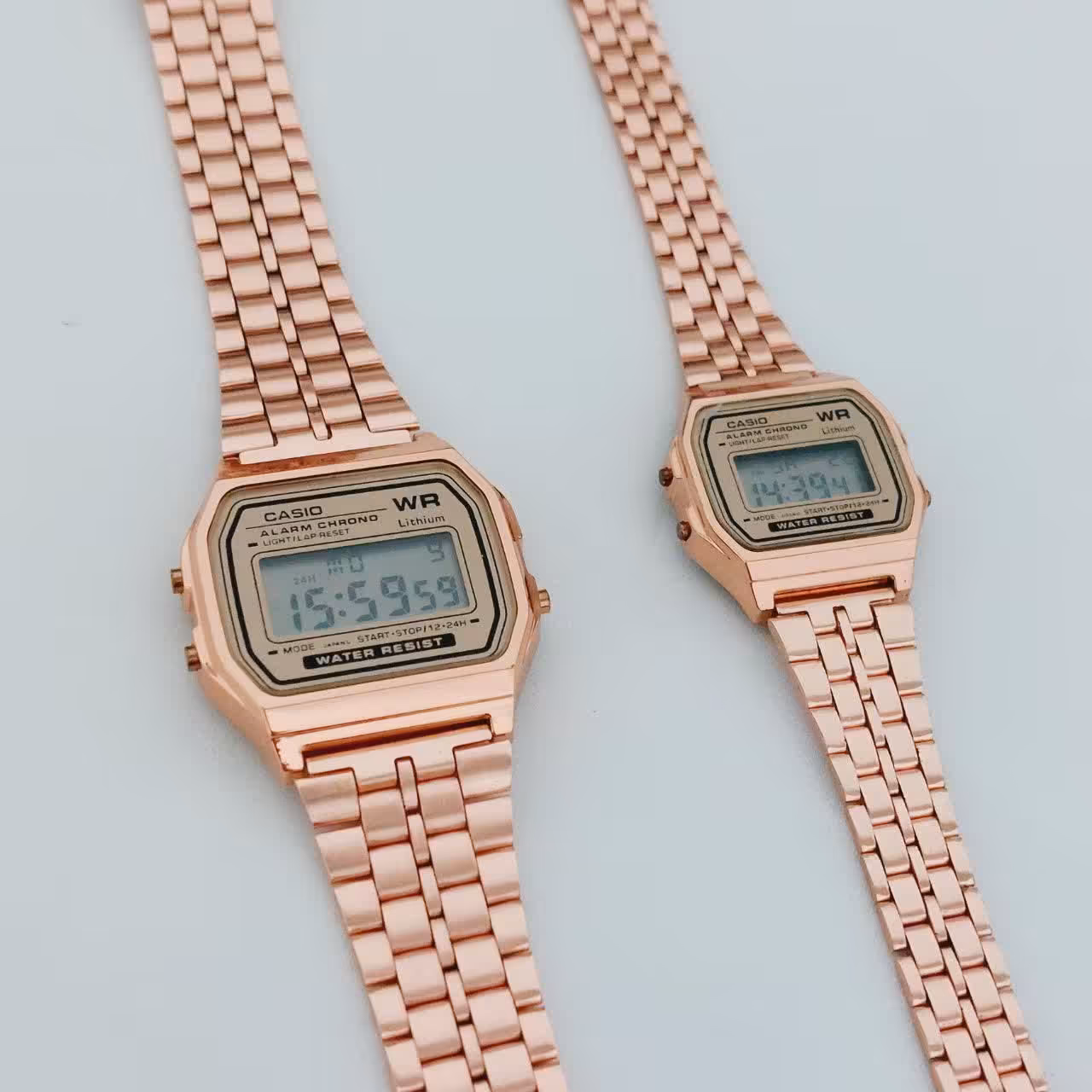 ساعت ست10640 کاسیو رزگلد.ست زنانه مردانه موجود است.تکی هم فروخته میشود.موتور ژاپن.دارای آلارم .کرنومتر .چراغ دید در شب 