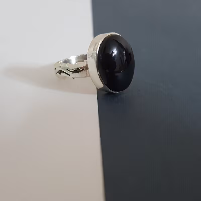 476-انگشتر نقره عیار 925 - با سنگ عقیق مشکی یمن و حرز جواد -12.35 W