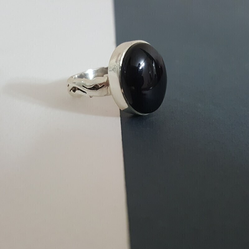 476-انگشتر نقره عیار 925 - با سنگ عقیق مشکی یمن و حرز جواد -12.35 W