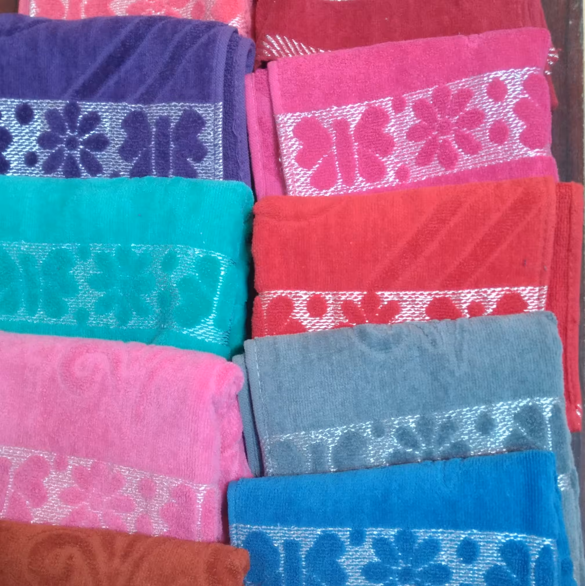 حراجی حوله دست و صورت فروش 5عددی  به قیمت عمده فقططط دونه ای  52 تومن 