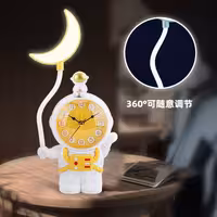 ساعت و چراغ مطالعه طرح فضانورد