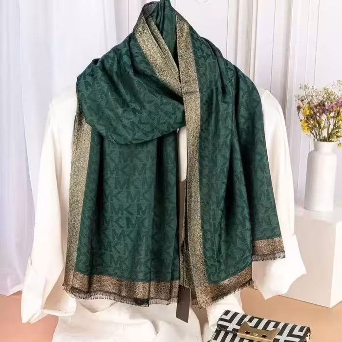 شال طرح مایکل کورس ،وارداتی،دور دوخت ،شاین دار،سبز دور طلایی