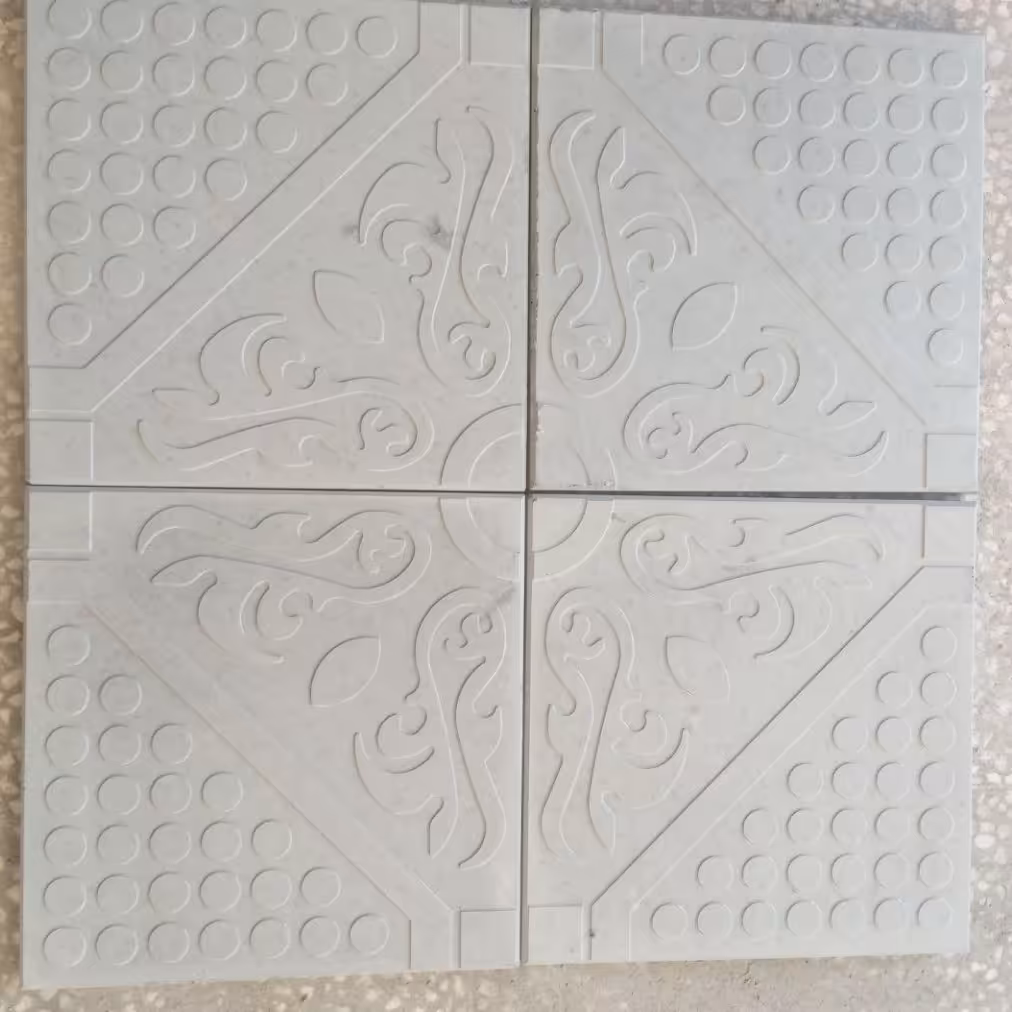 موزاییک پلیمری طرح رویال سایز 40در 40 در رنگبندی سفید و طوسی و زرد و قرمز