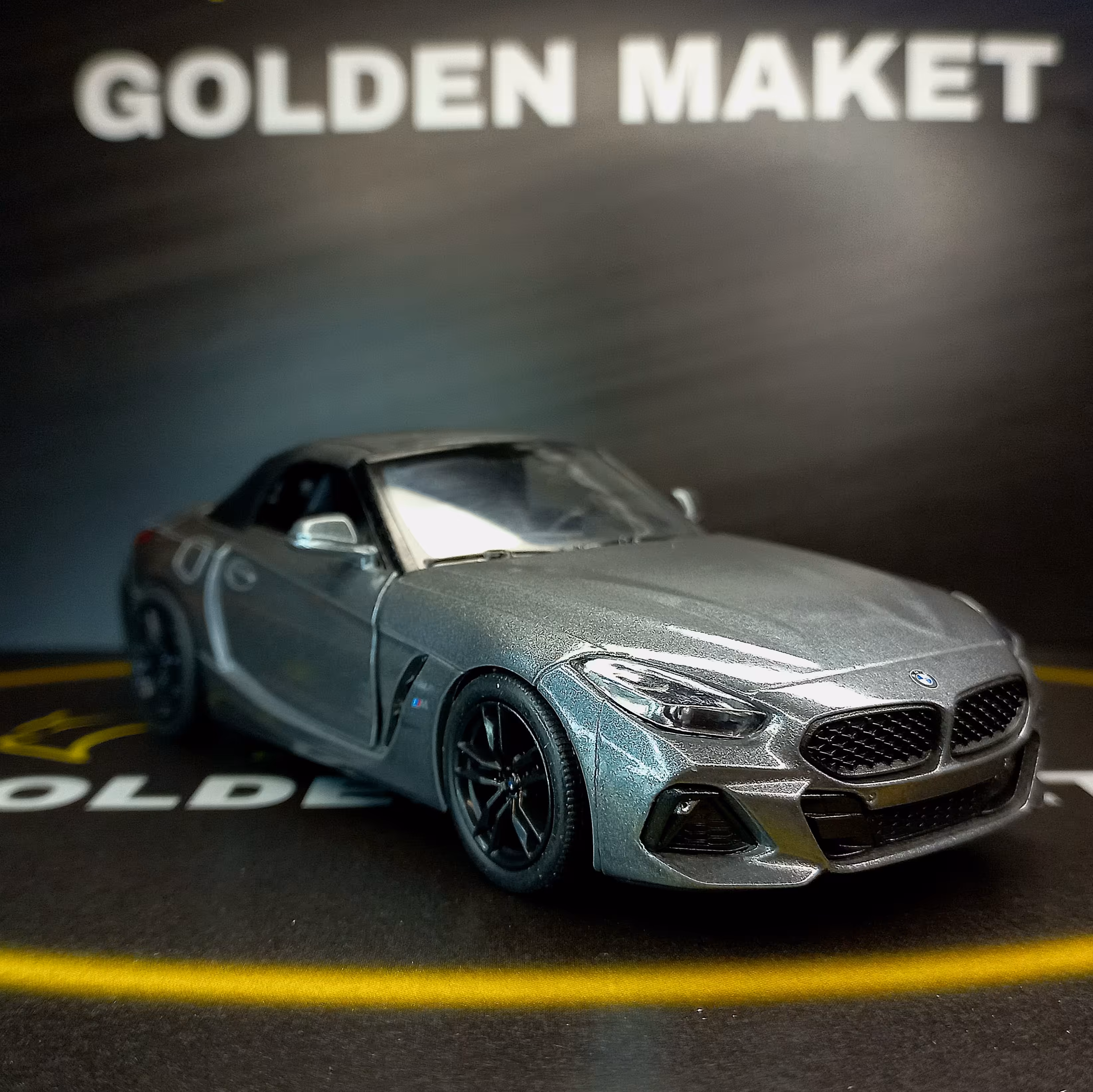 ماکت ماشین فلزی BMW Z4 کینسمارت رنگ نوک مدادی