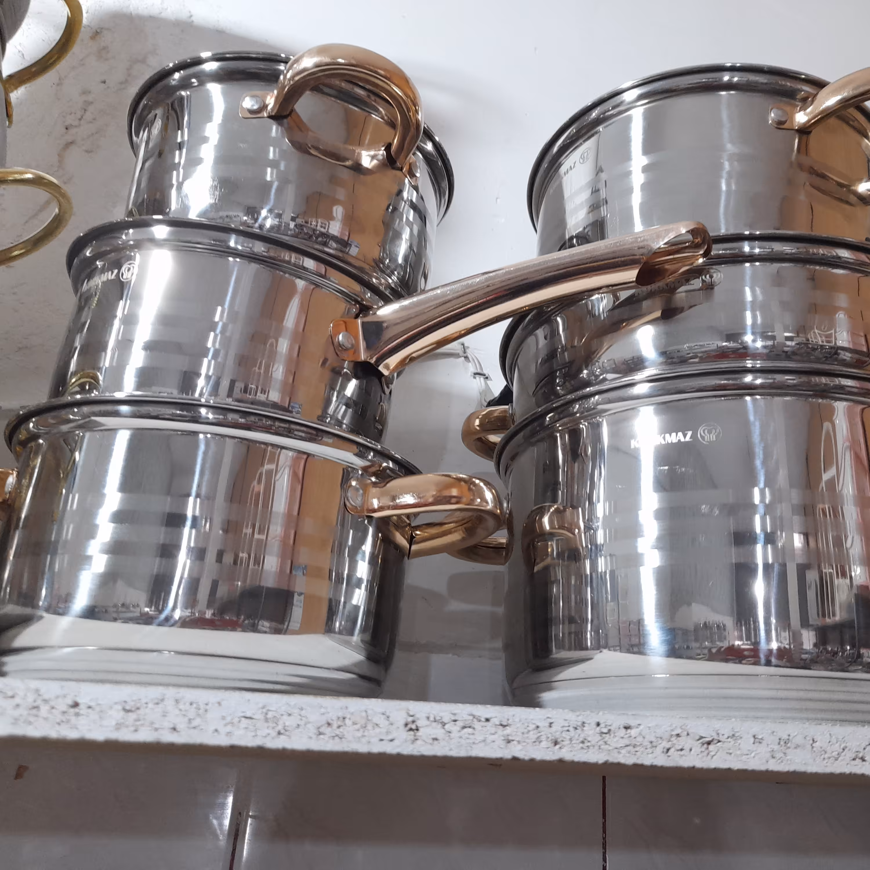 سرویس  12 پارچه استیل مارک کرکماز ترکیه رنگ دسته ها طلایی رنگ ثابت با کیفیت 