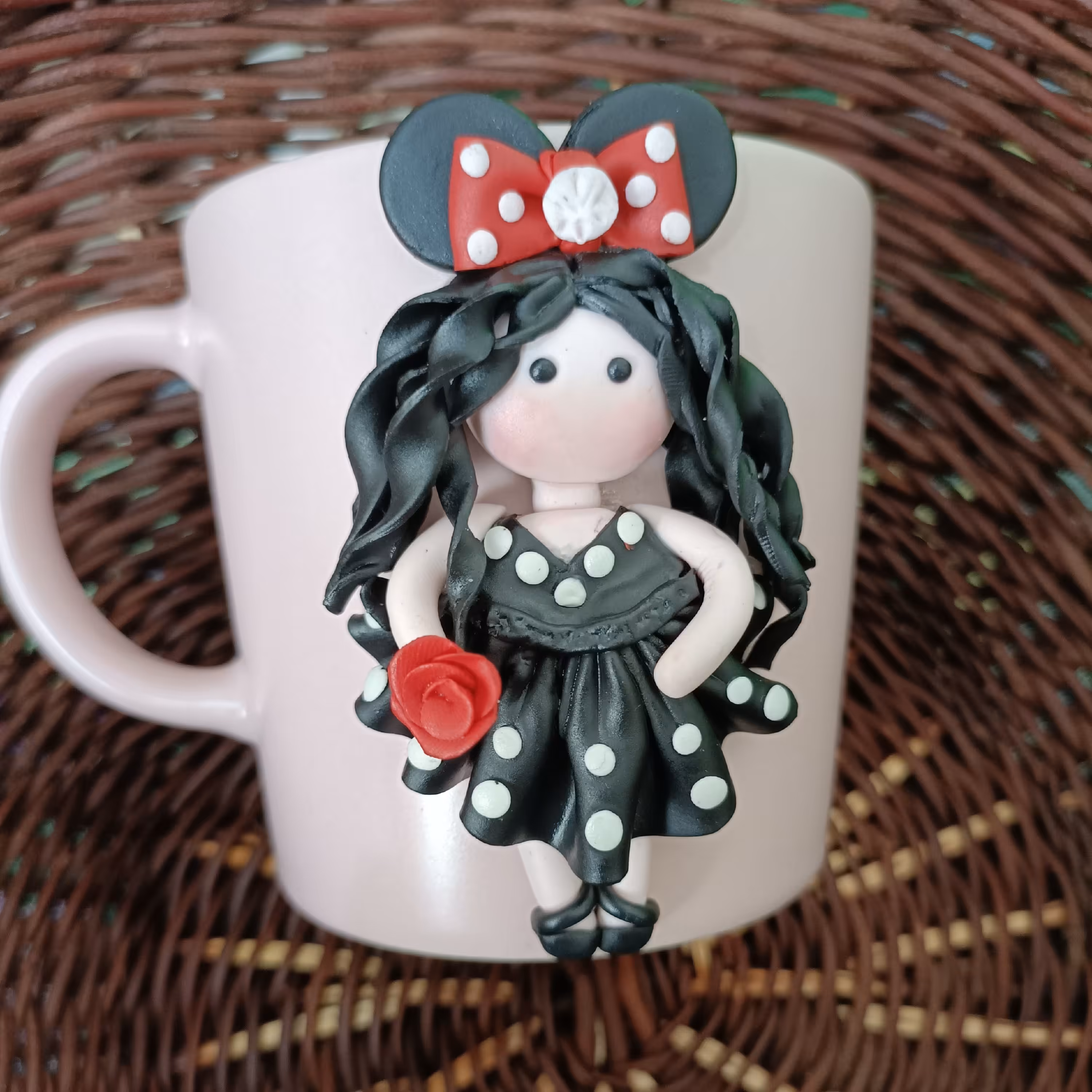 ماگ عروسکی دخترک کفش دوزک