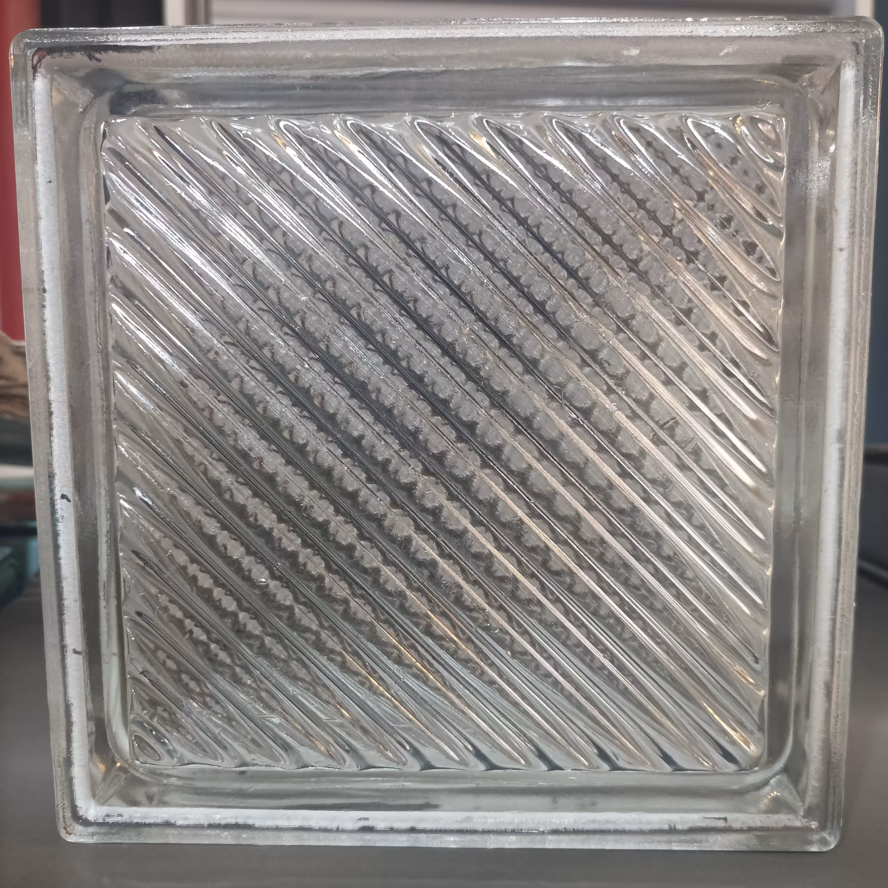 بلوک شیشه ای . بعلت نوسانات در موجودی کالا تماس بگیرید 09193296064