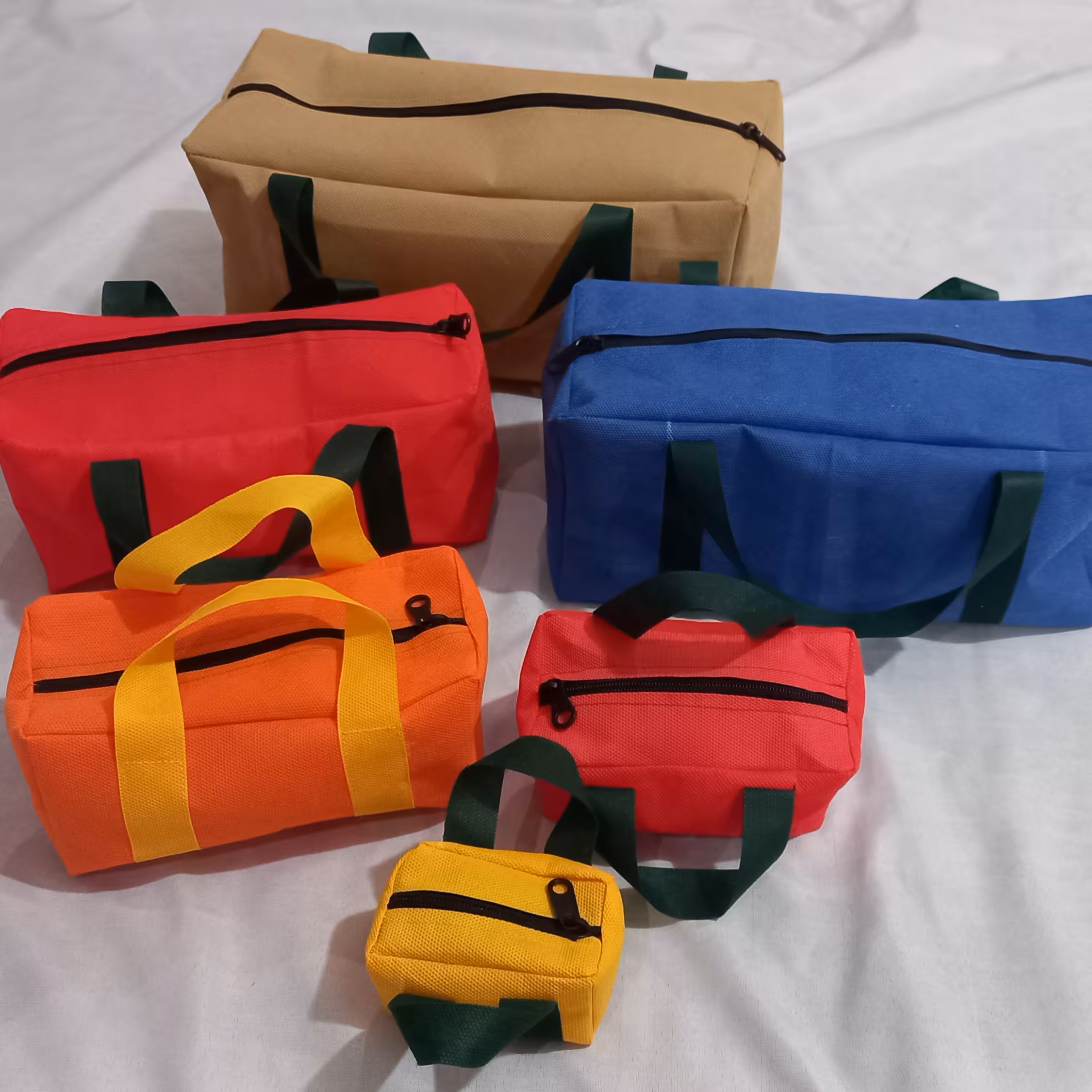 ستِ 8 عددیِ کیفهای زیپدارِ نظم دهندهء وسایل در  هشت سایزِ مختلف با ارسال رایگان