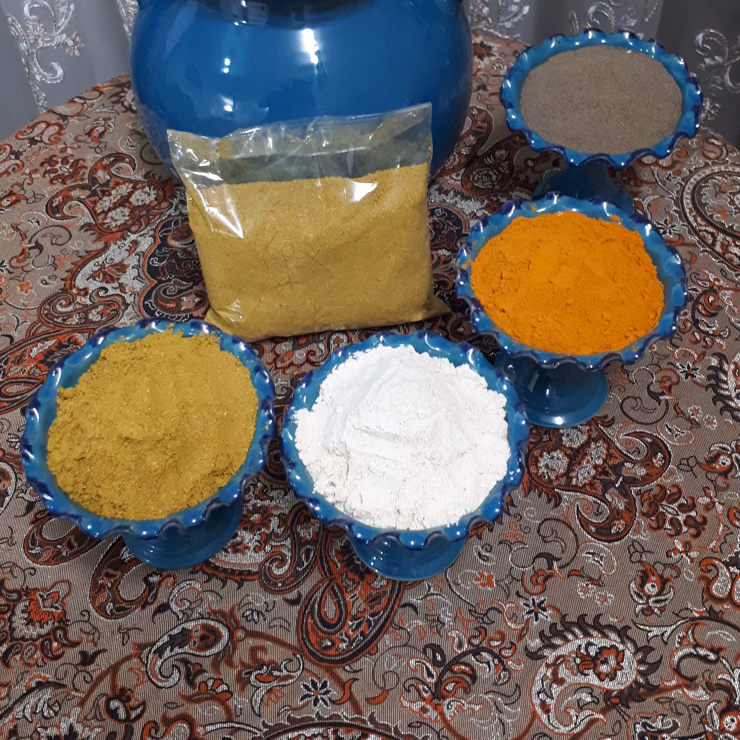 ادویه کاری اعلا 
250 گرم