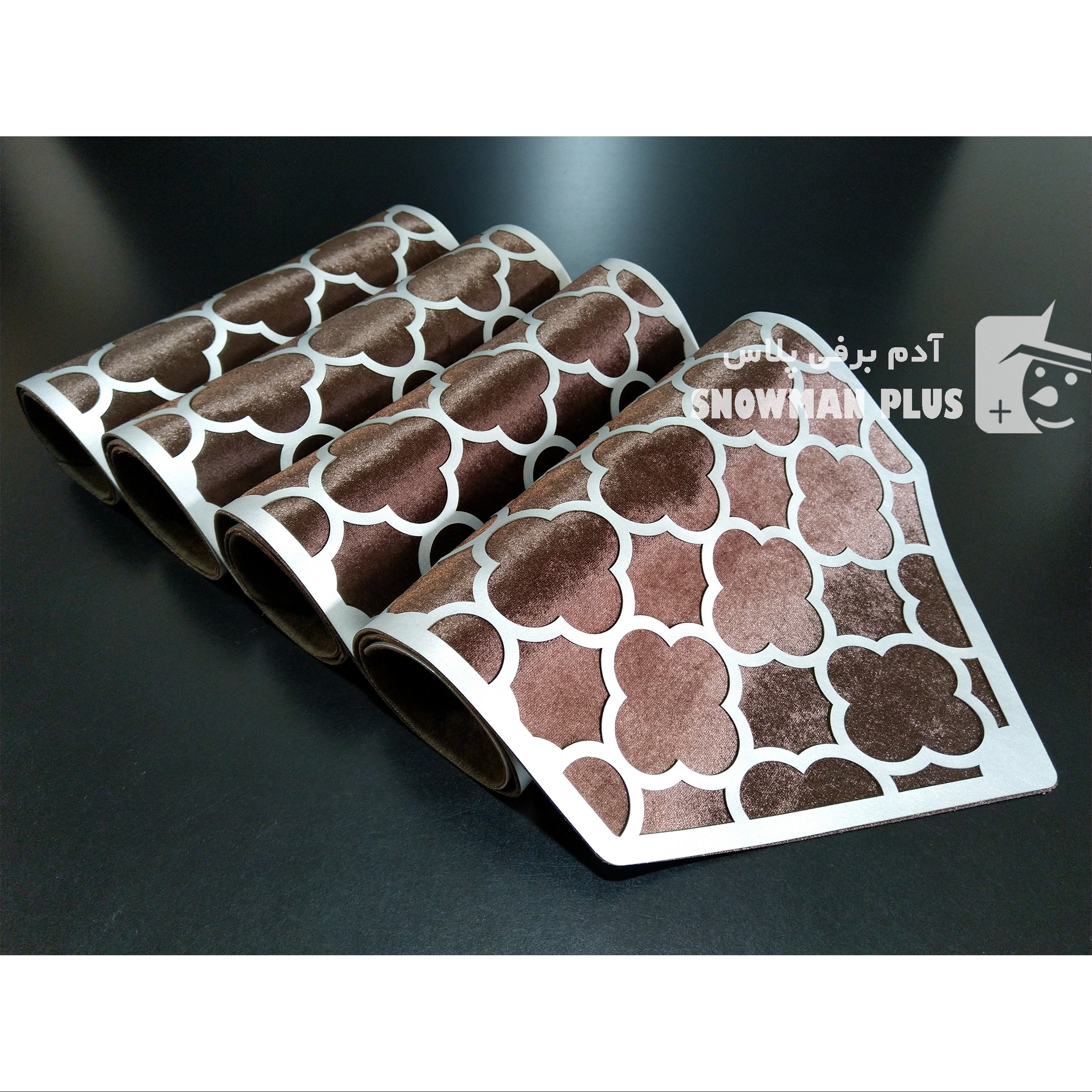 رانر طرح گلبرگ سایز 90 30 چرم نقره ای متالیک - مخمل خارجی