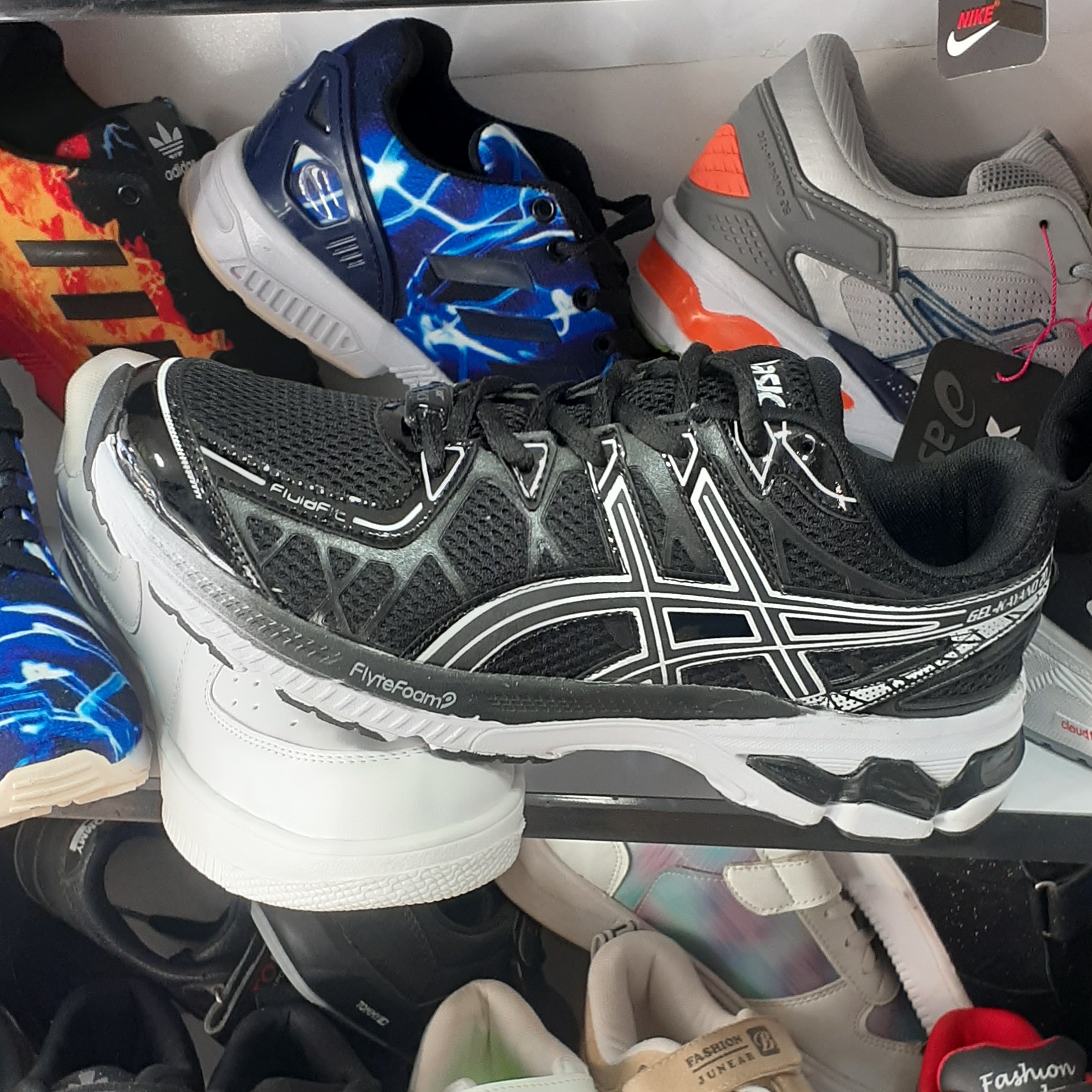 کفش asicsمردانه سایز41تا44