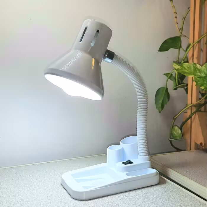 چراغ مطالعه رومیزی مدل DL-105 جا قلمی دار کریم زاده یا بوستانچی
