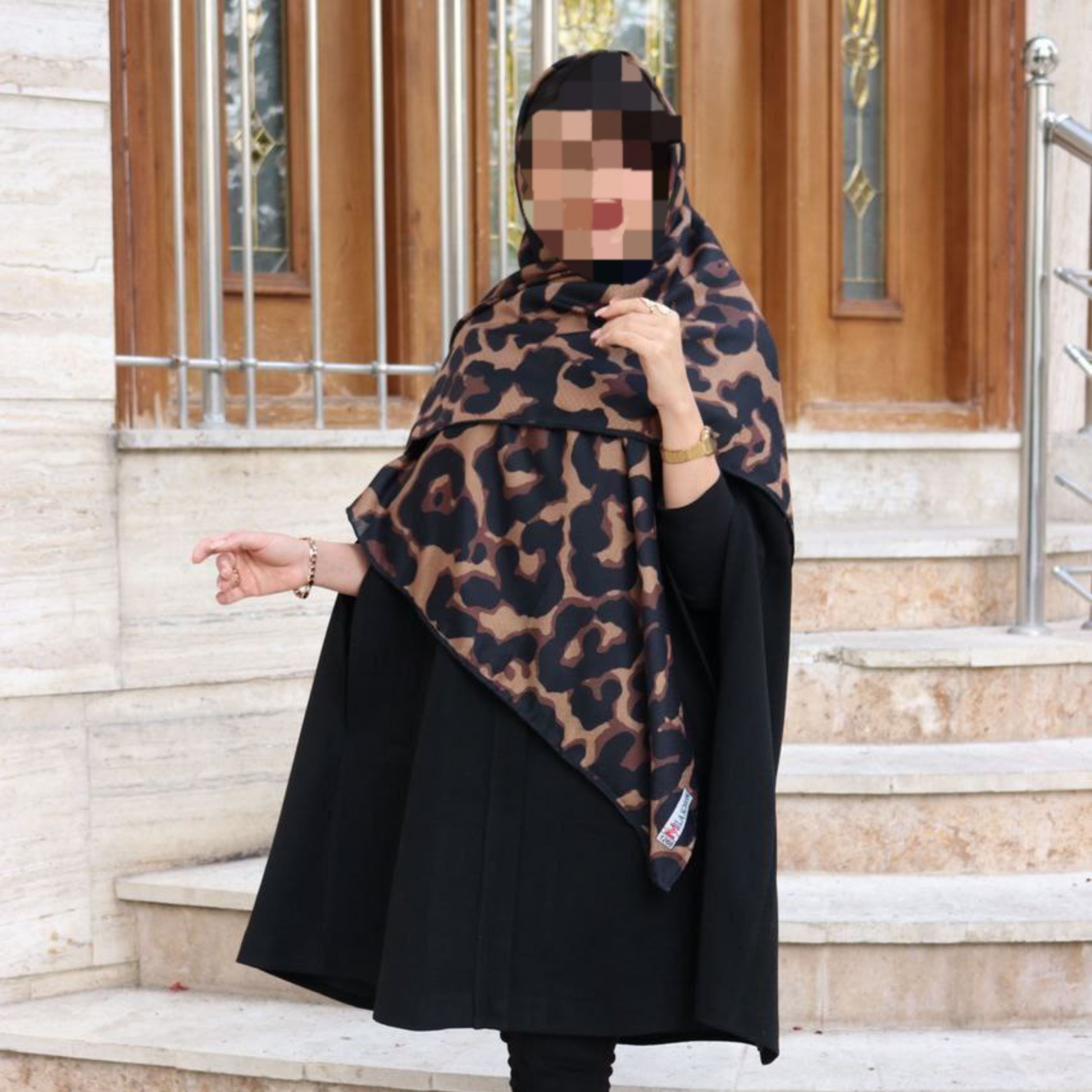 روسری نخ
دور دست دوز