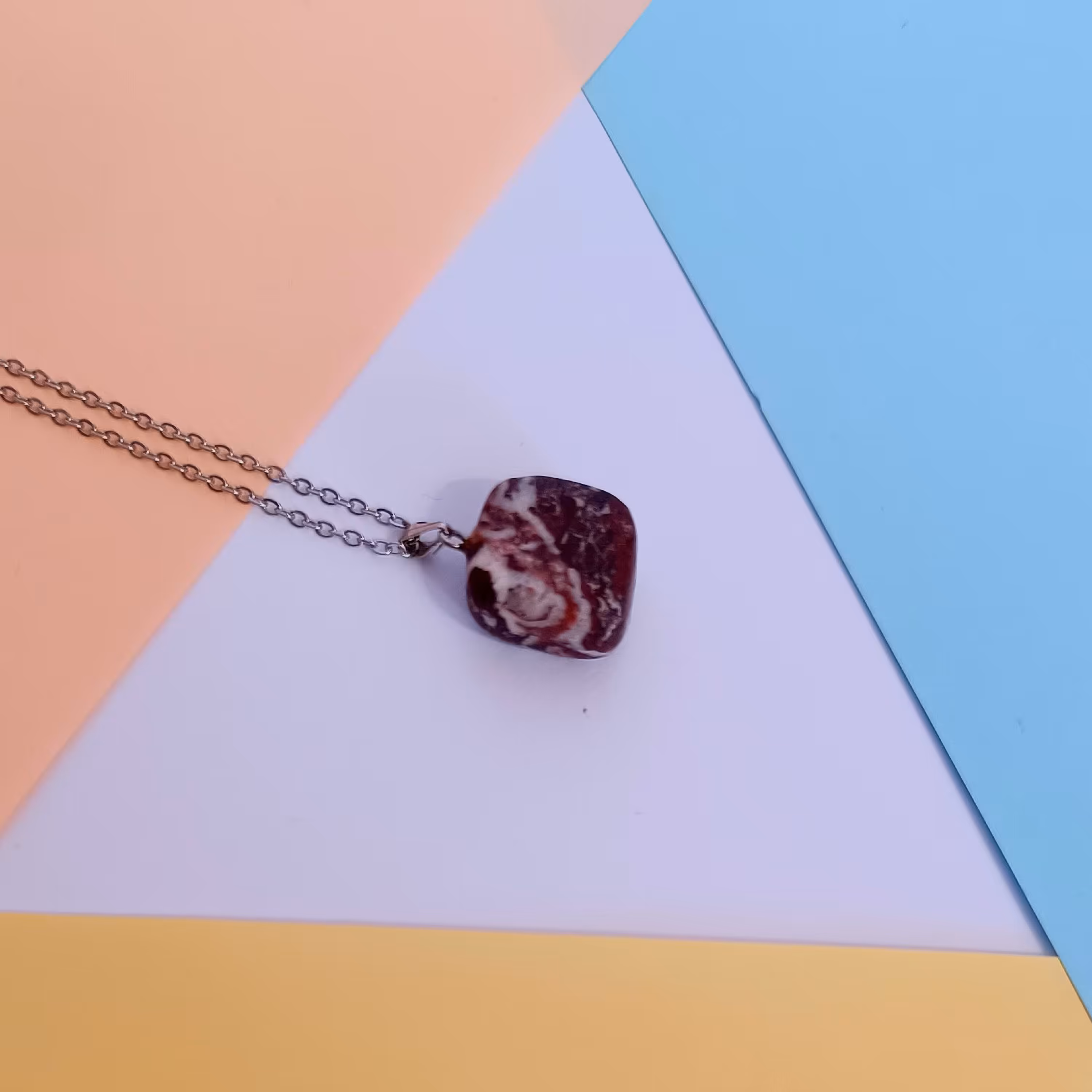 گردنبند سنگ معدنی با زنجیر استیل و رنگ ثابت (تک نسخه)