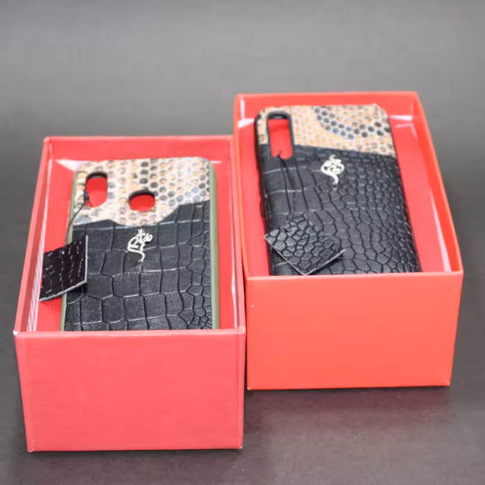 قاب موبایل چرمی ترکیب چرم زیبای پریما و وارداتی از افریقای جنوبی مار پیتون قابل