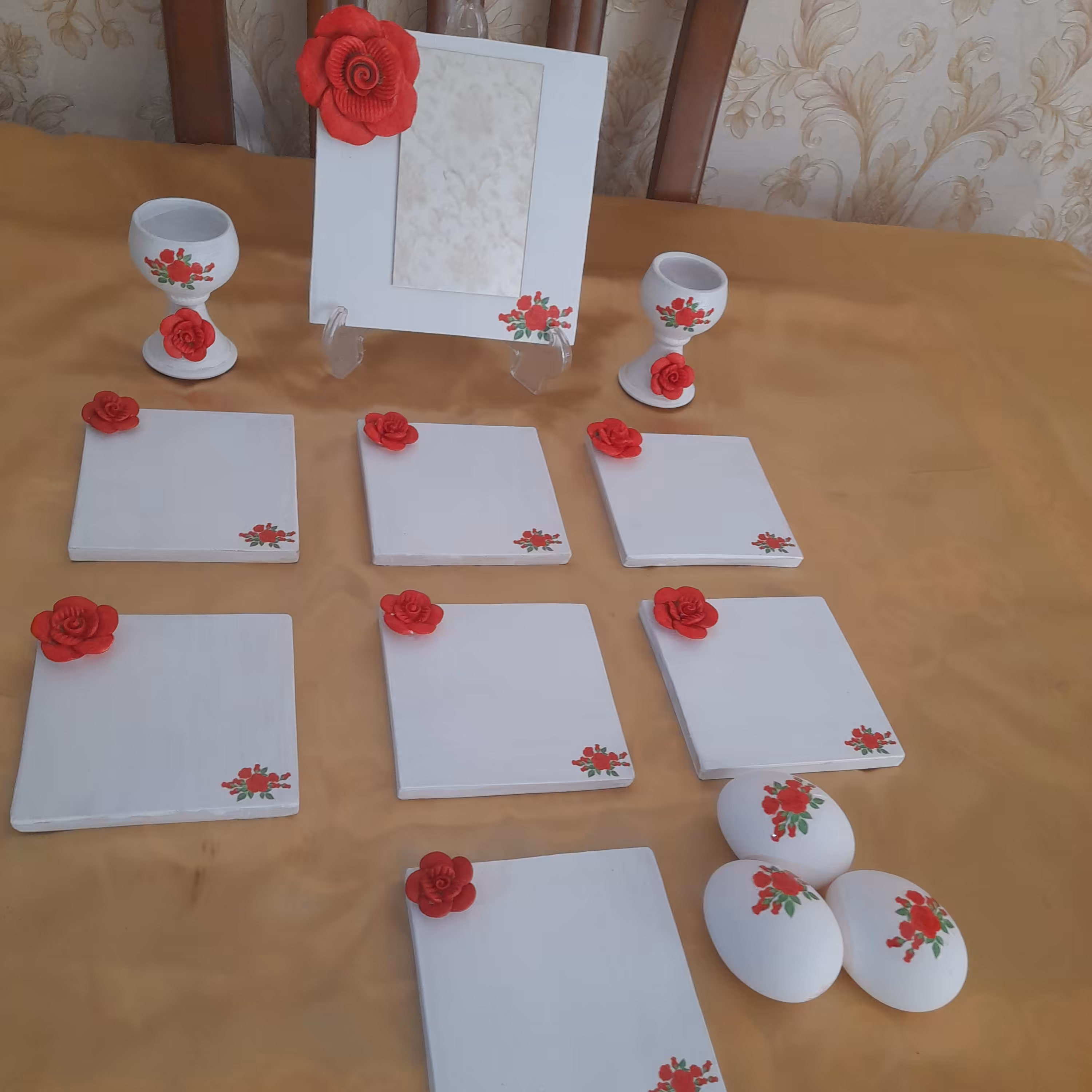 هفت سین زیبا به همراه دوعدد شمعدان و ایینه 