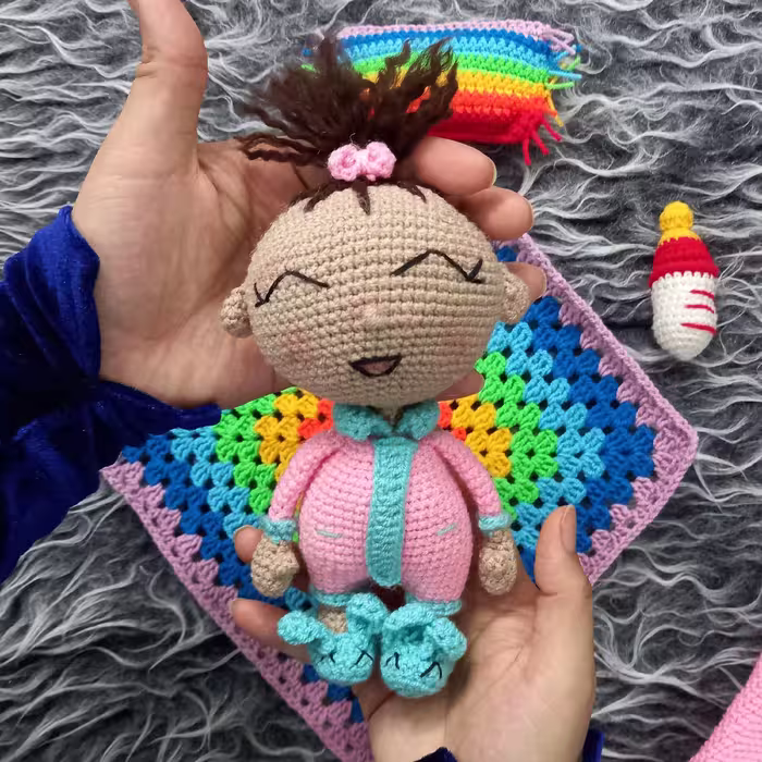 عروسک دستبافت نی نی فندق