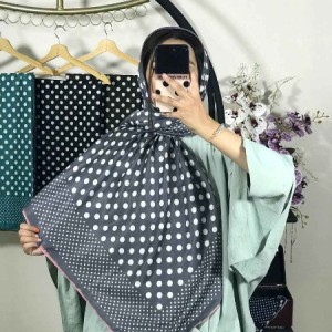 روسری خالدار جنس نخی قواره 120 رنگ طوسی سفید دور قهوه ای