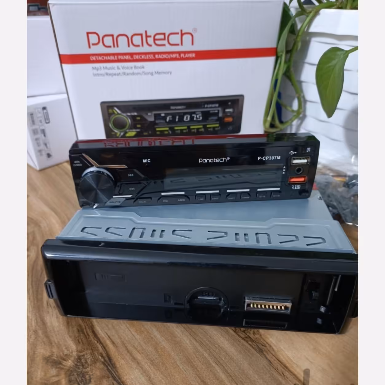 ضبط پخش گارانتی دار ماشین پنل جدا   مدل  پنل جدا گارانتی دار فلش و بلوتوثی سیستم صوتی وکیلی کرج