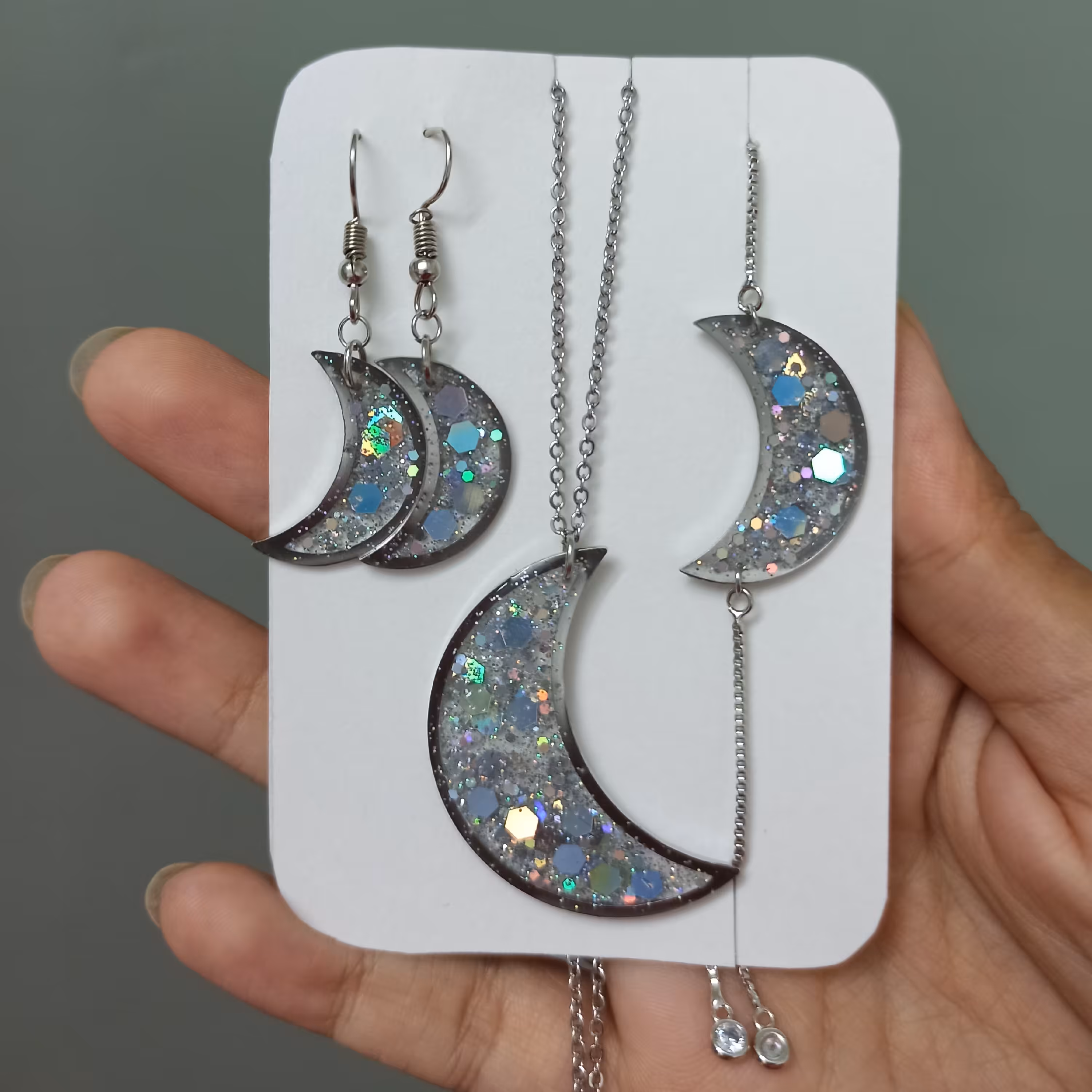 نیم ست ماه . رنگ ثابت . گوشواره گردنبند دستبند